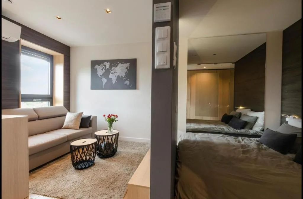 Bed in LupoApartments z Klimatyzacją do wyboru z Jacuzzi Pole Dance Parking Dostęp na Kod