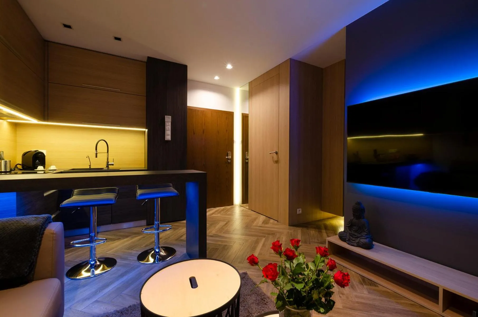 Seating area in LupoApartments z Klimatyzacją do wyboru z Jacuzzi Pole Dance Parking Dostęp na Kod