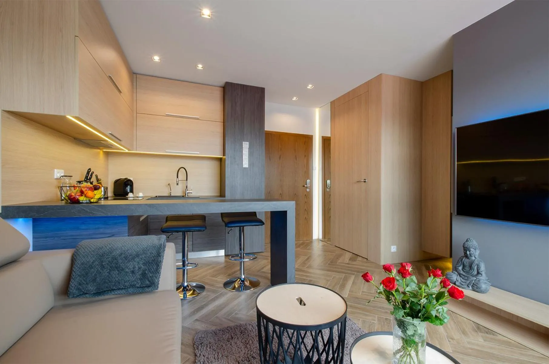 Kitchen or kitchenette in LupoApartments z Klimatyzacją do wyboru z Jacuzzi Pole Dance Parking Dostęp na Kod
