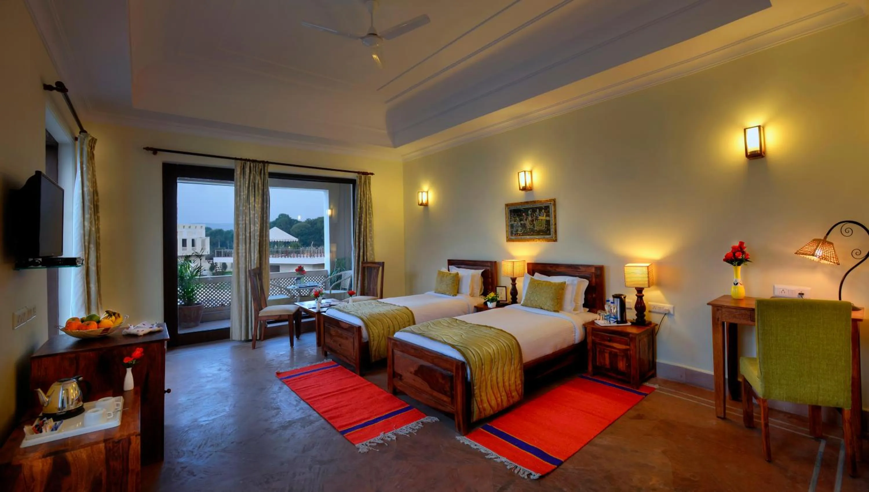 Communal lounge/ TV room in Achrol Niwas A TreeHouse Hotel