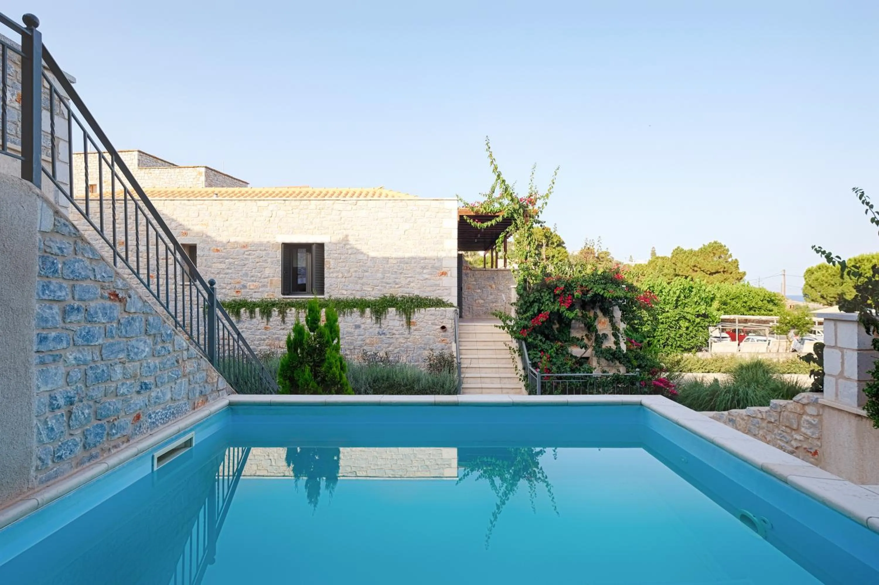 Pool view in Margo Beach Hotel