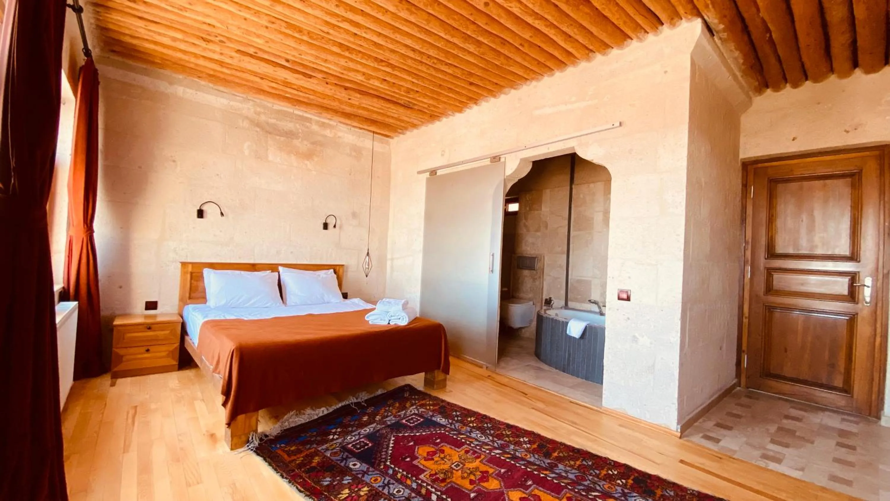 Photo of the whole room, Bed in Alice in Cappadocia