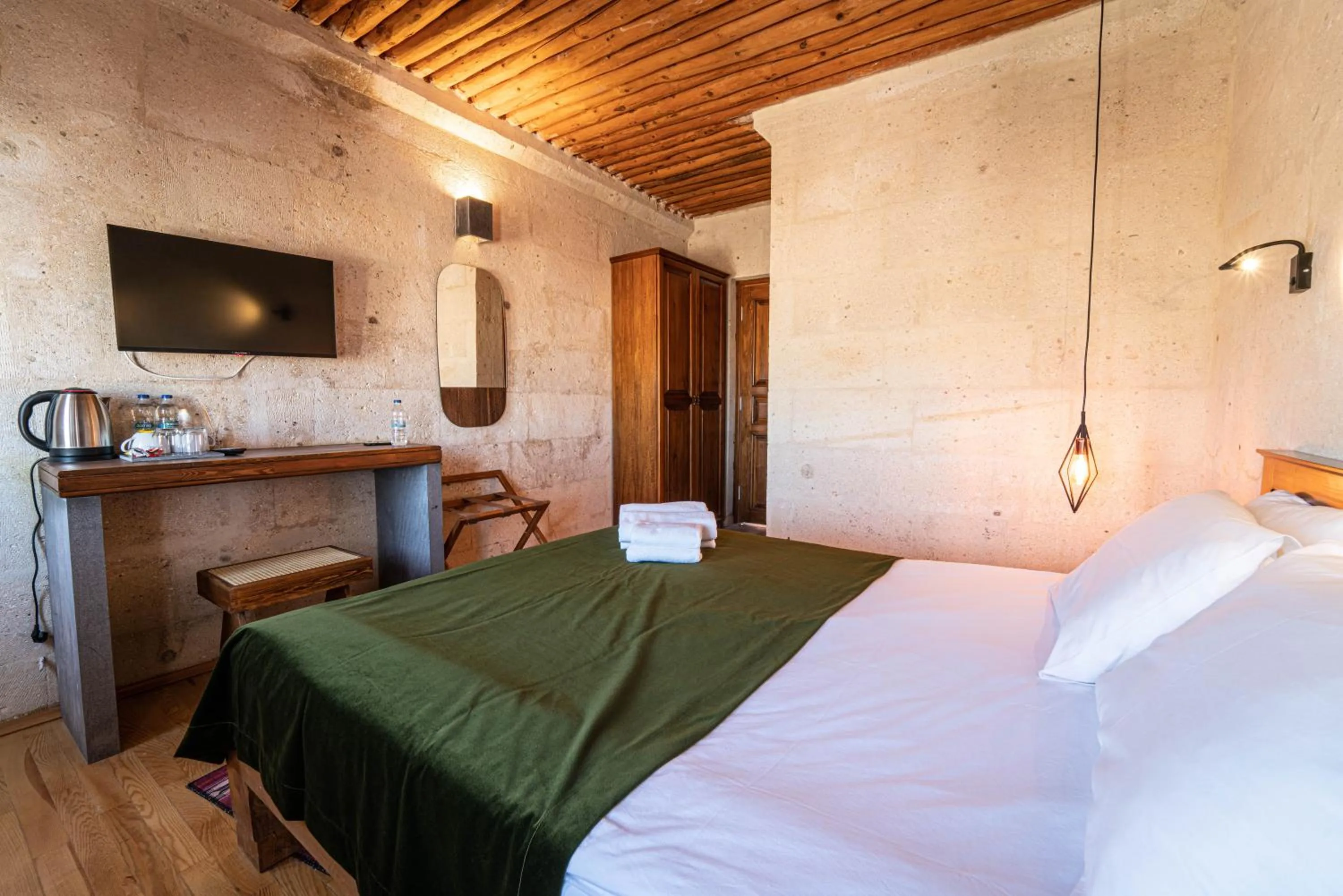 Photo of the whole room, Bed in Alice in Cappadocia