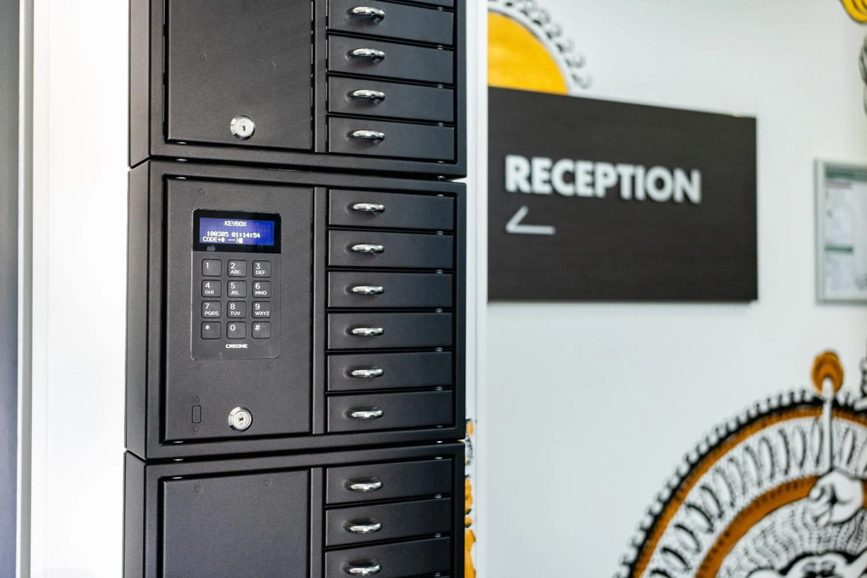 microwave in We rooms Hotel