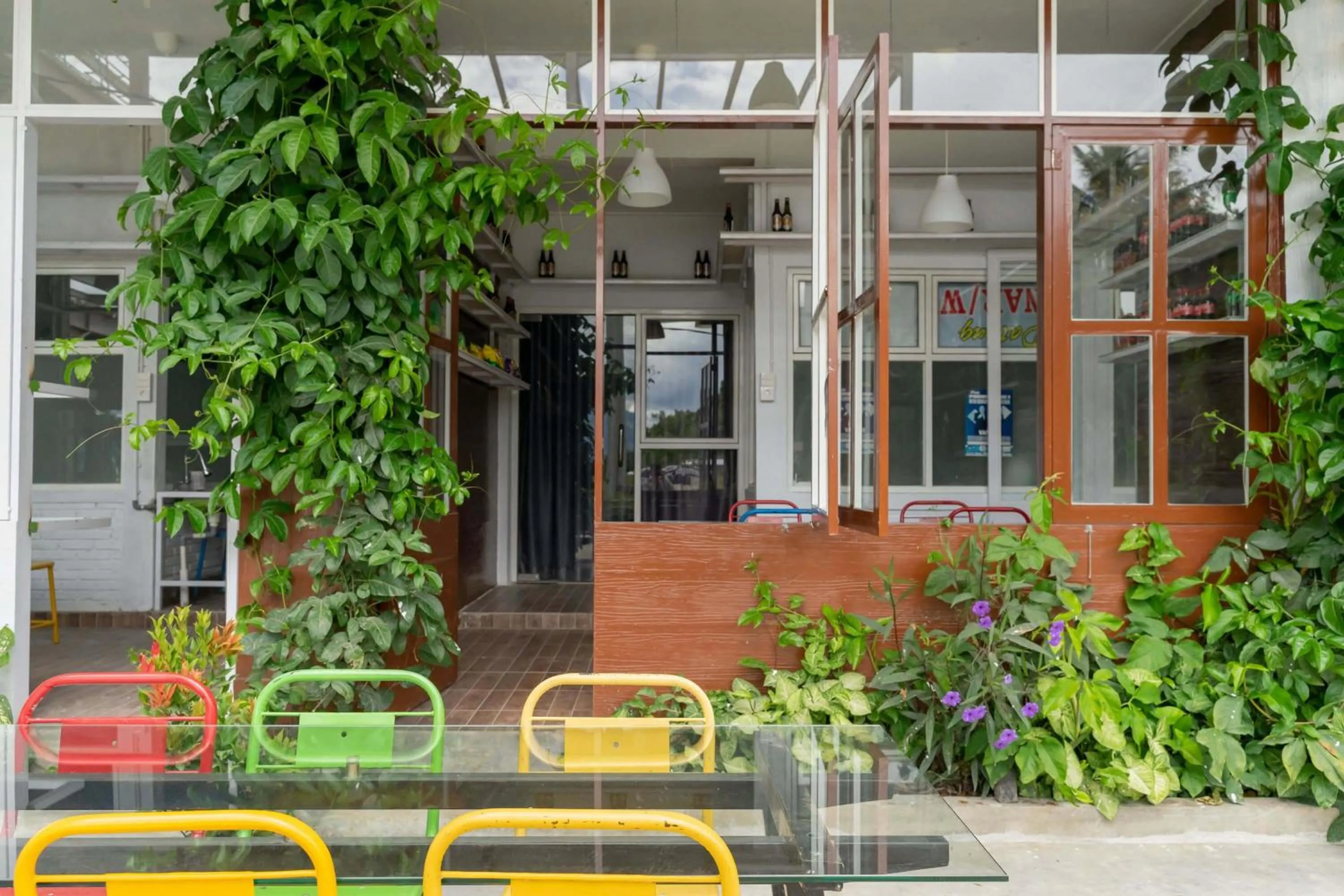 Property building in RedDoorz Plus @ Vantas Hotel Parbaba