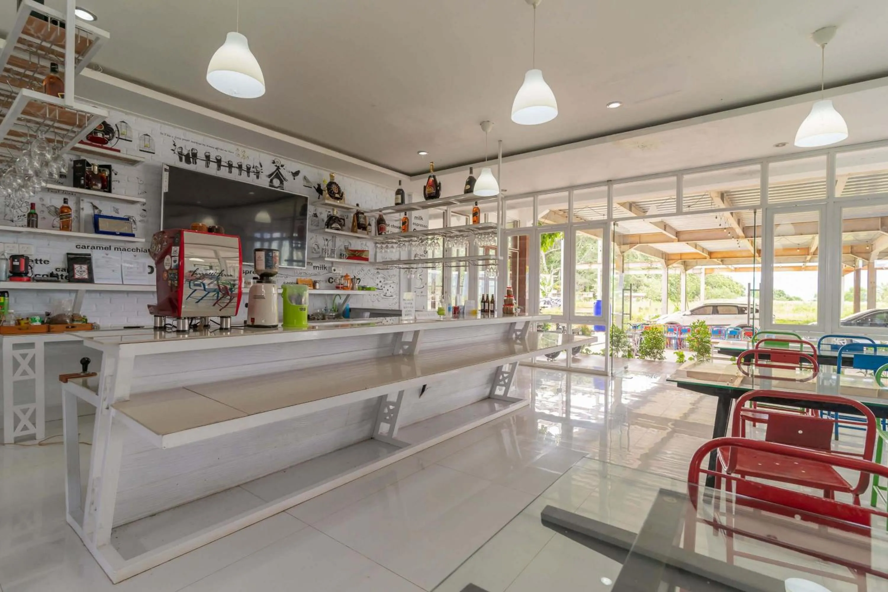 Restaurant/places to eat in RedDoorz Plus @ Vantas Hotel Parbaba