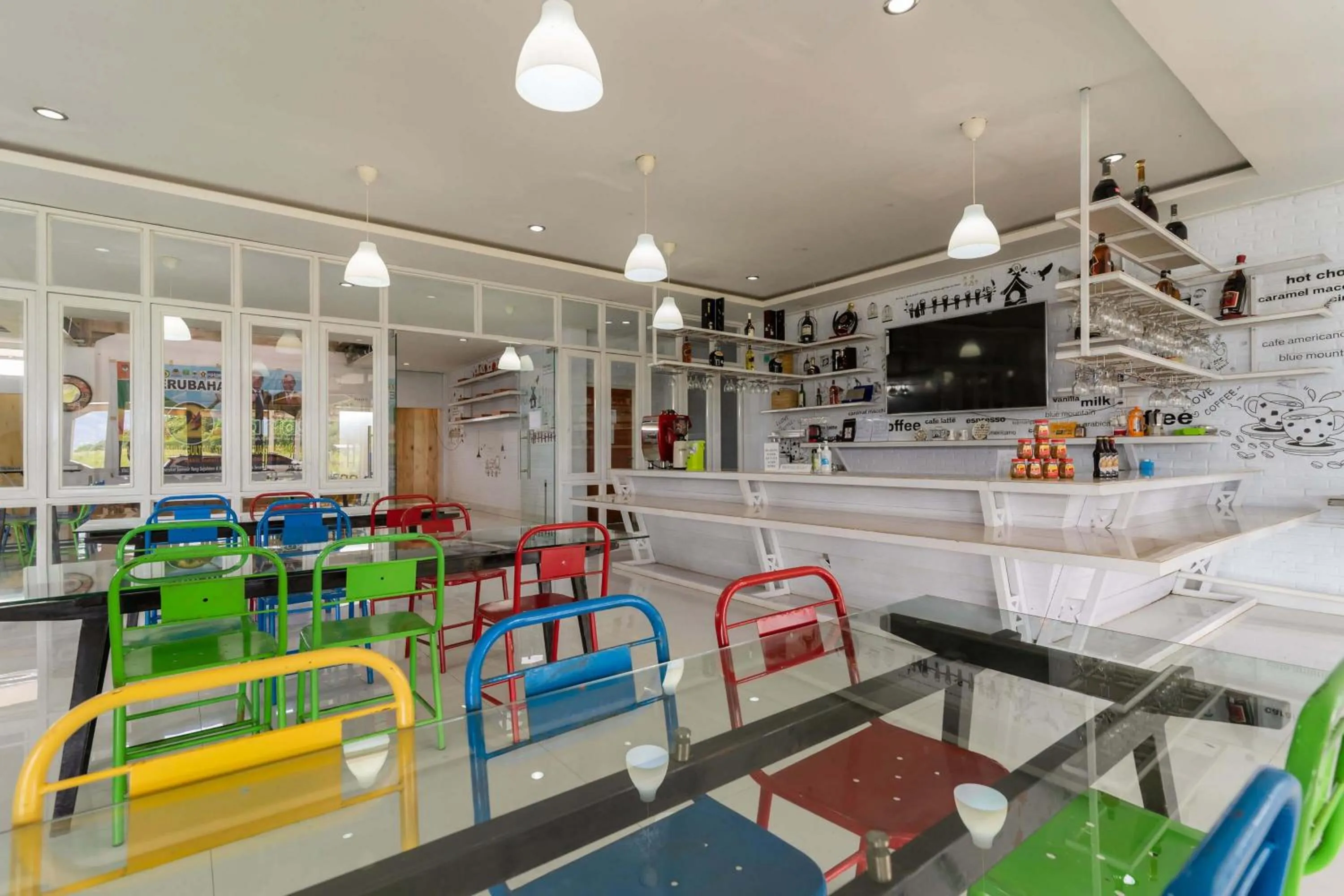 Restaurant/places to eat in RedDoorz Plus @ Vantas Hotel Parbaba