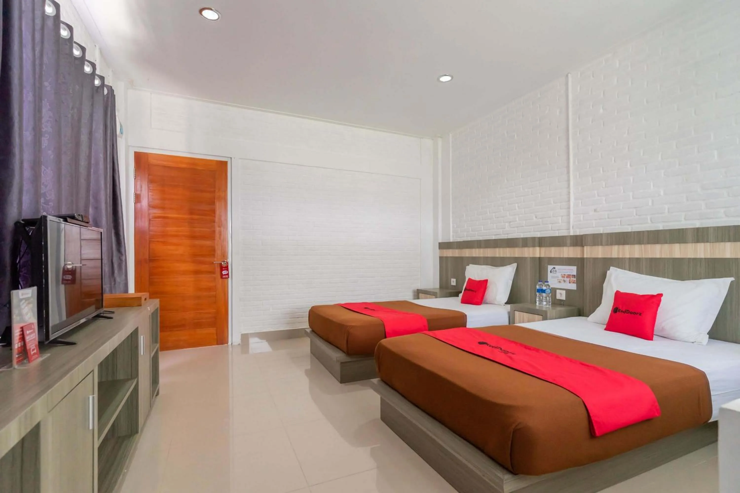 Bedroom, Bed in RedDoorz Plus @ Vantas Hotel Parbaba