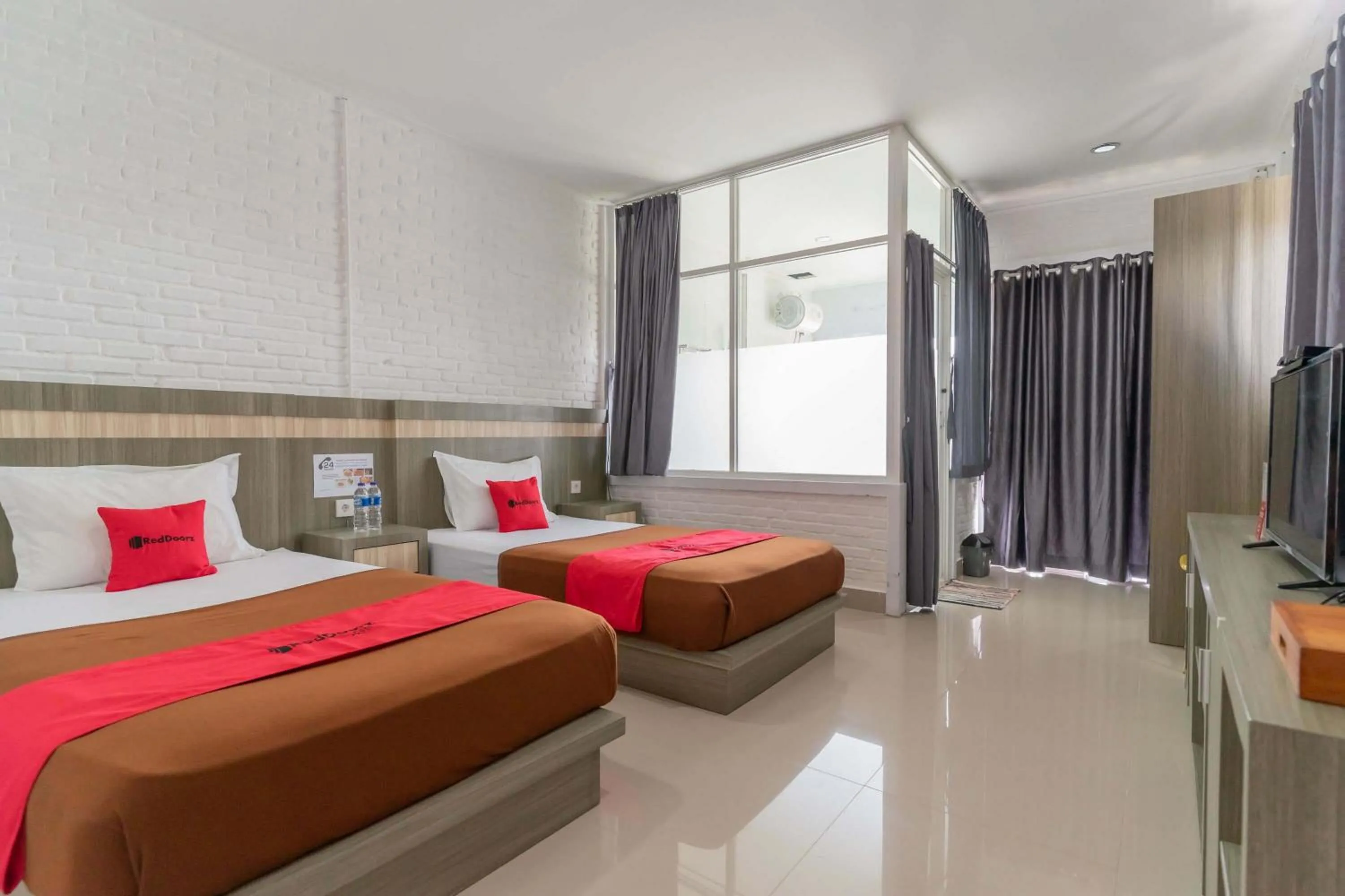 Bedroom, Bed in RedDoorz Plus @ Vantas Hotel Parbaba