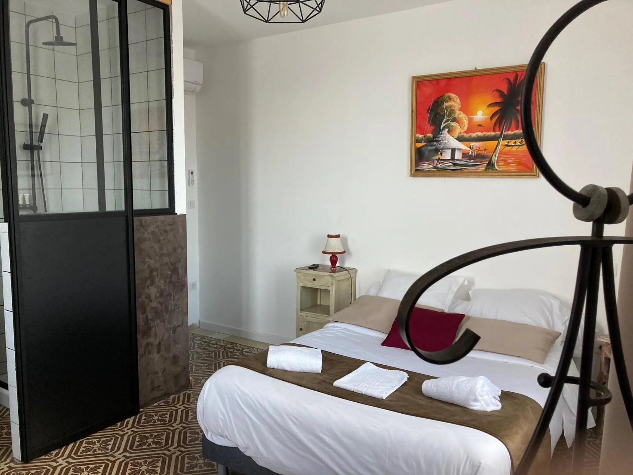 Bedroom, Bed in Hôtel La Demeure Coloniale