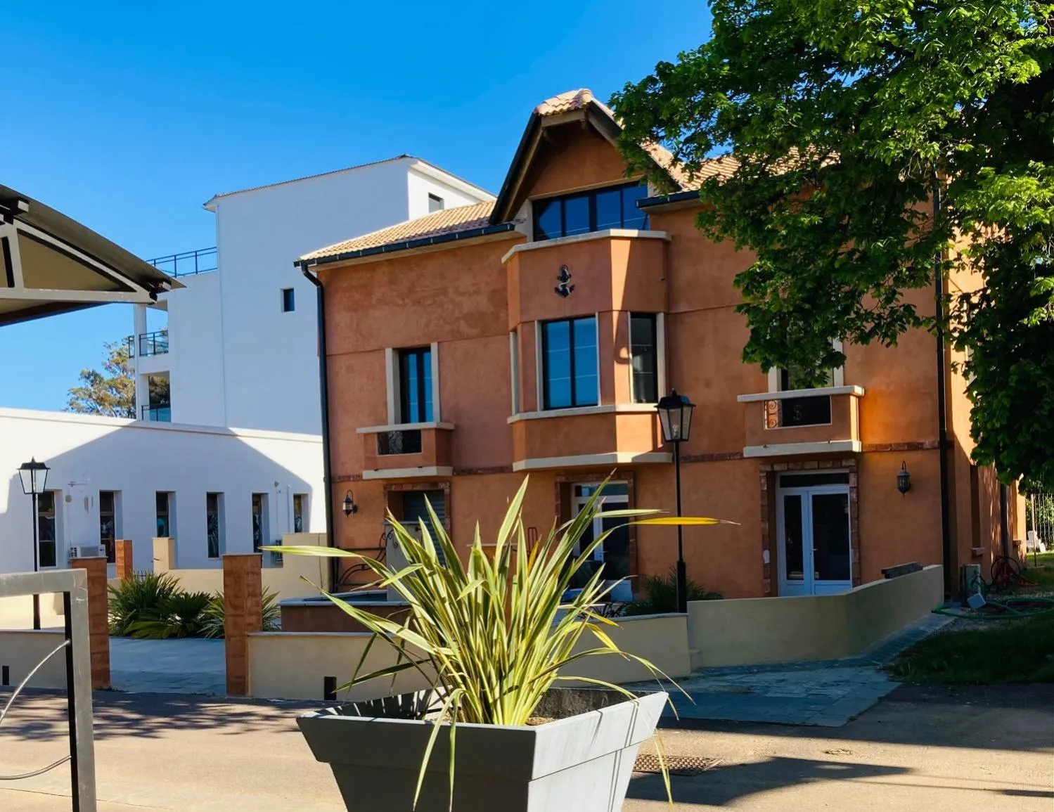Property building in Hôtel La Demeure Coloniale