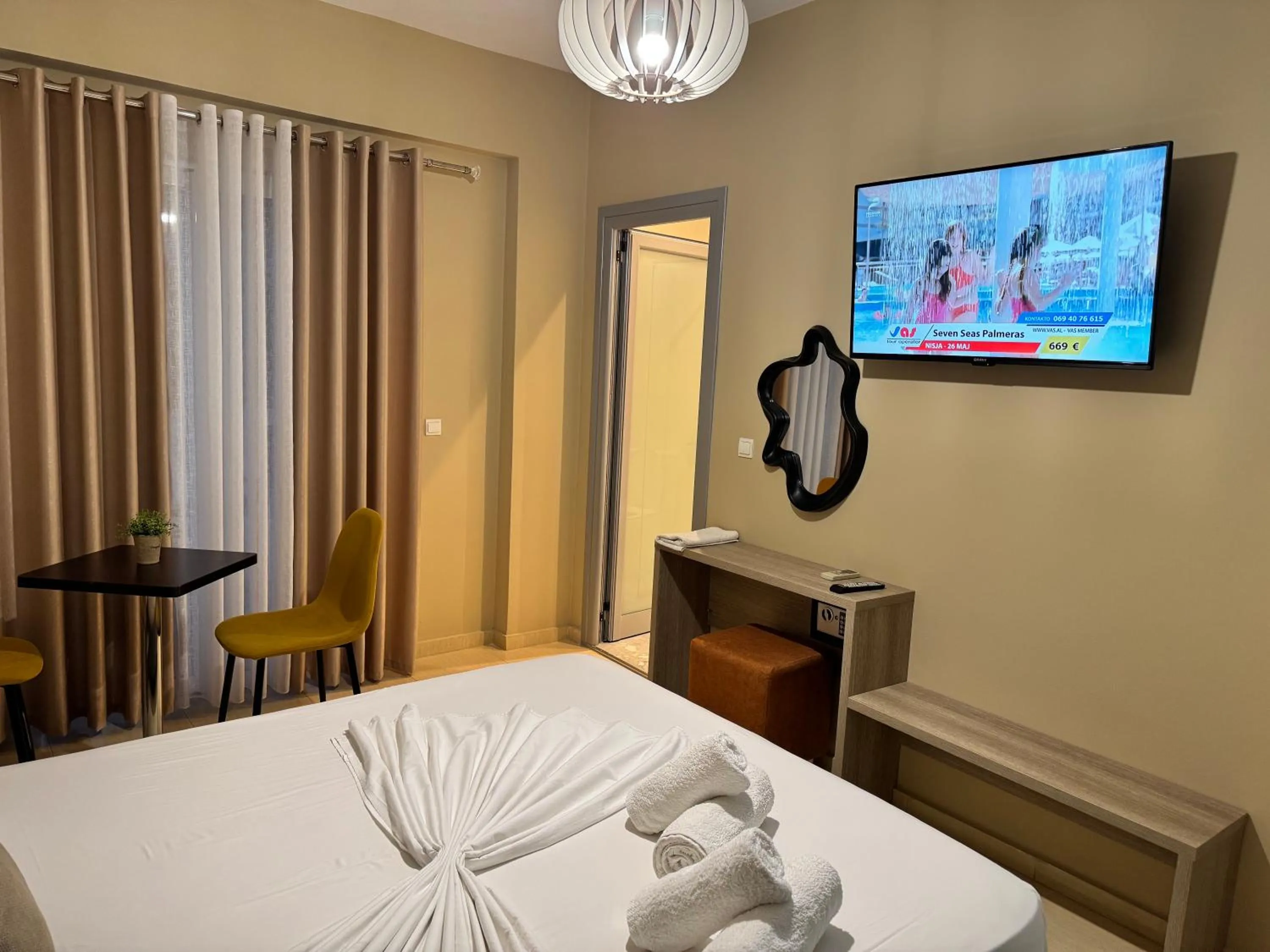 Bedroom, Bed in Hotel Driloni