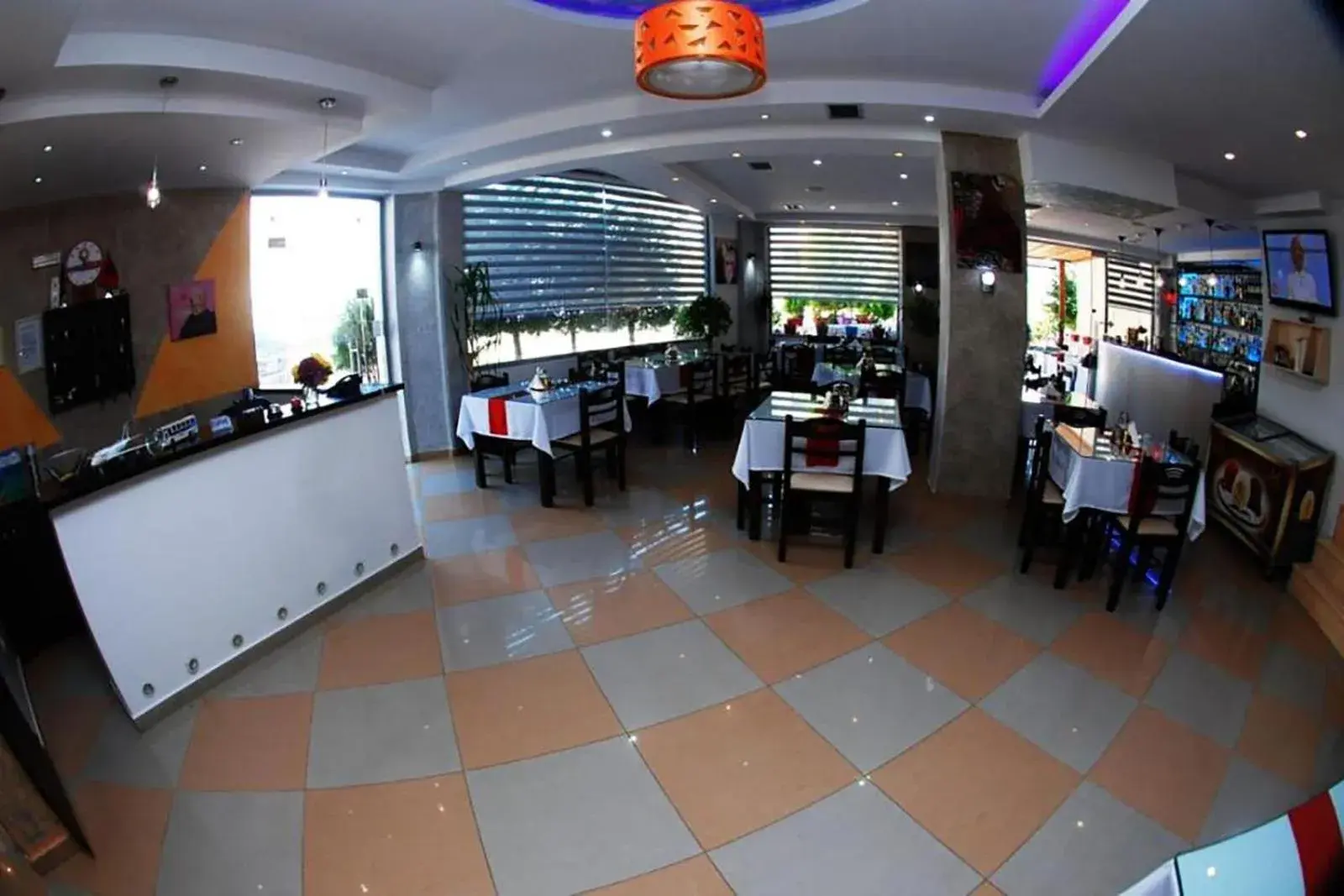 Restaurant/places to eat in Hotel Driloni Restaurant/places to eat in Hotel Driloni