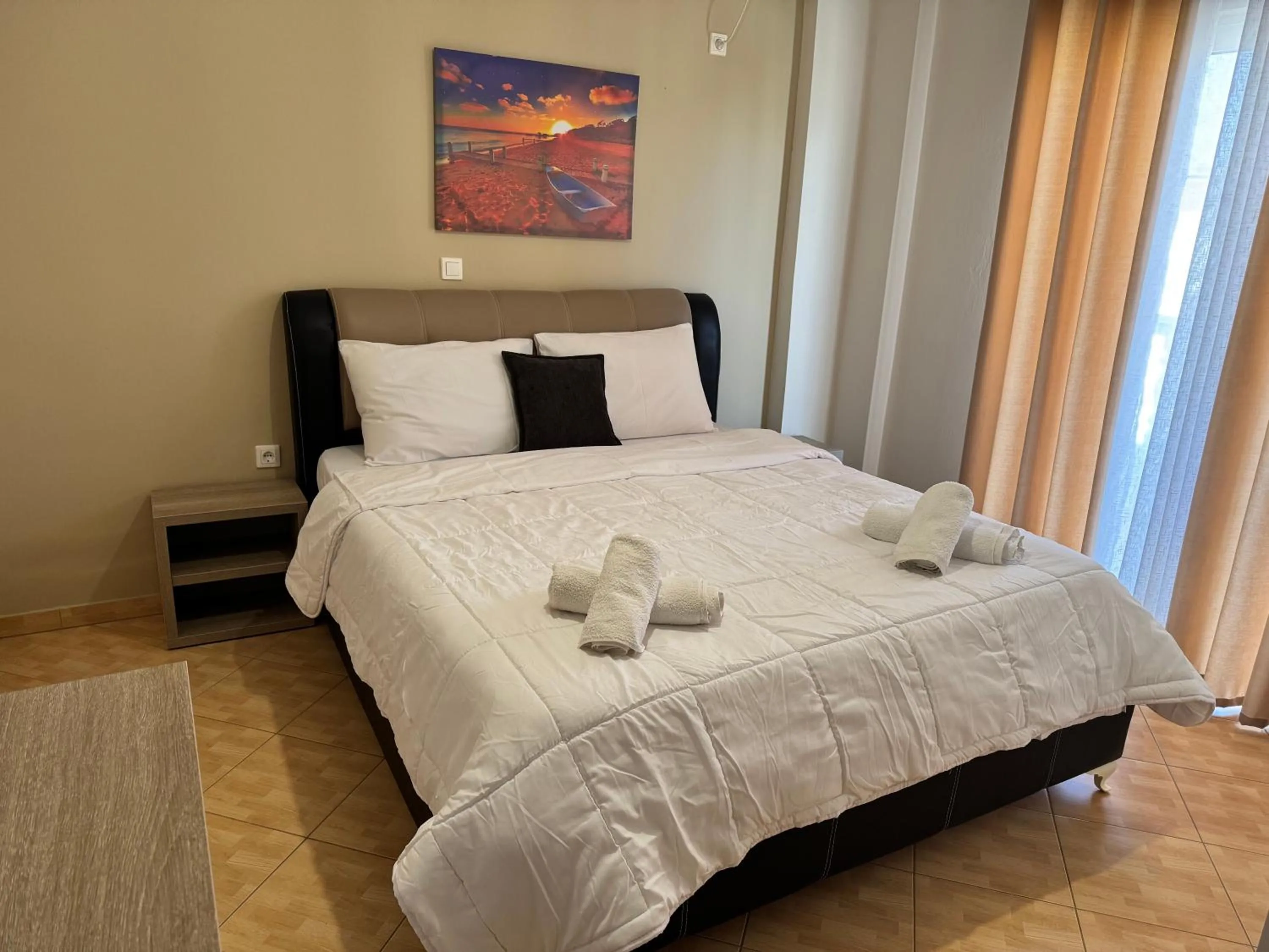 Photo of the whole room, Bed in Hotel Driloni