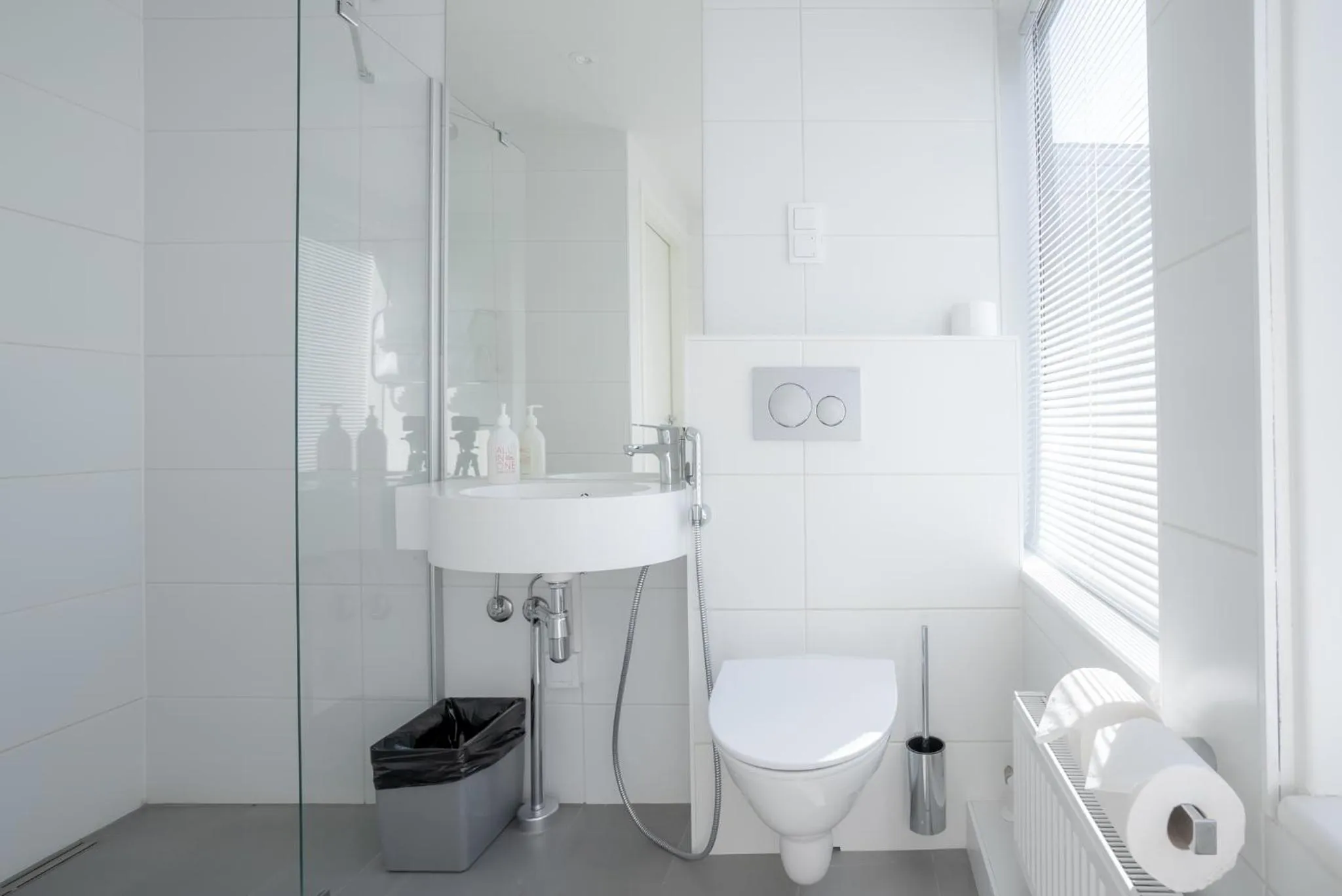 Shower in Omena Hotel Turku Kauppiaskatu