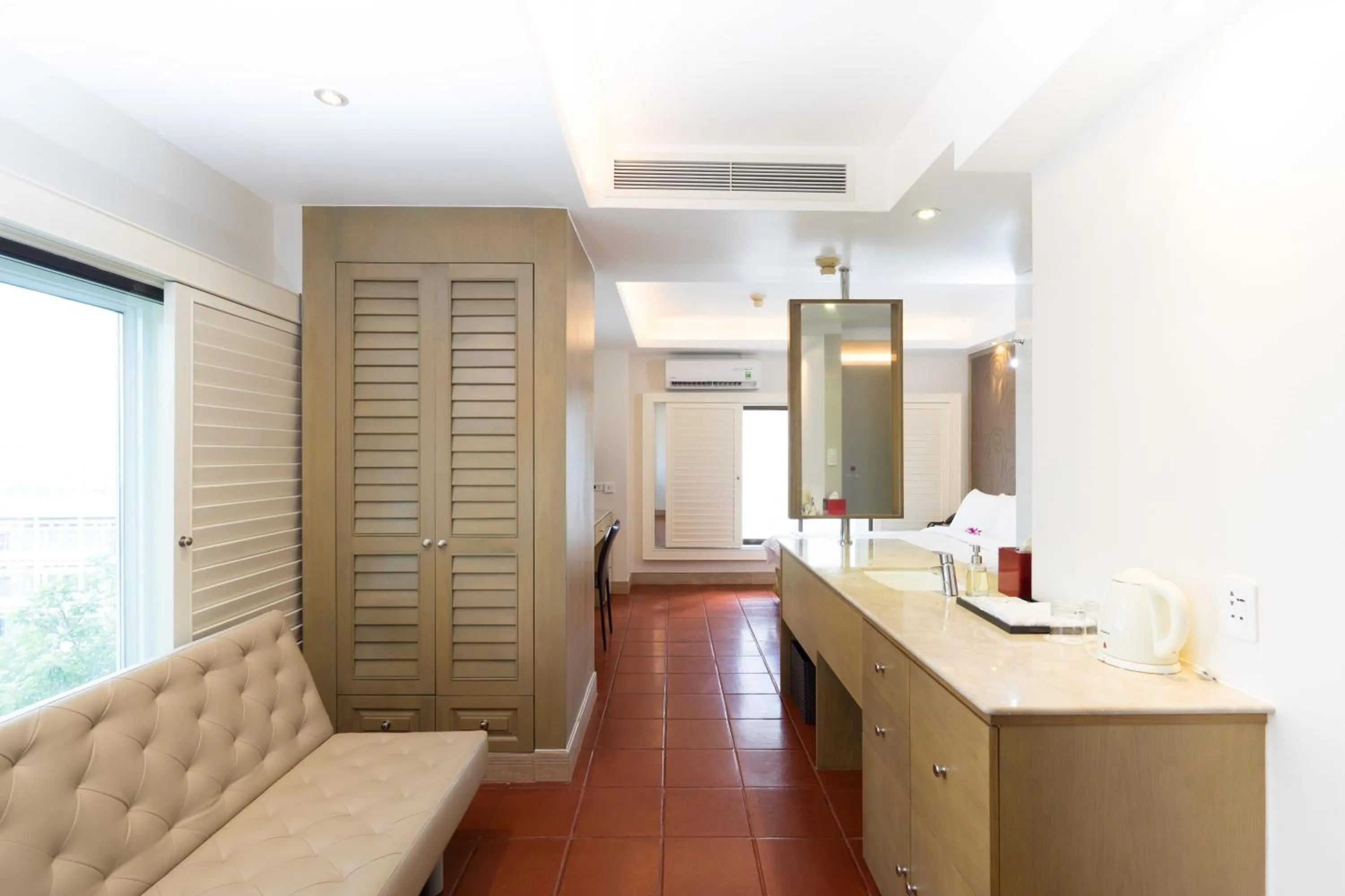 Photo of the whole room in Empress Hotel Ho Chi Minh City