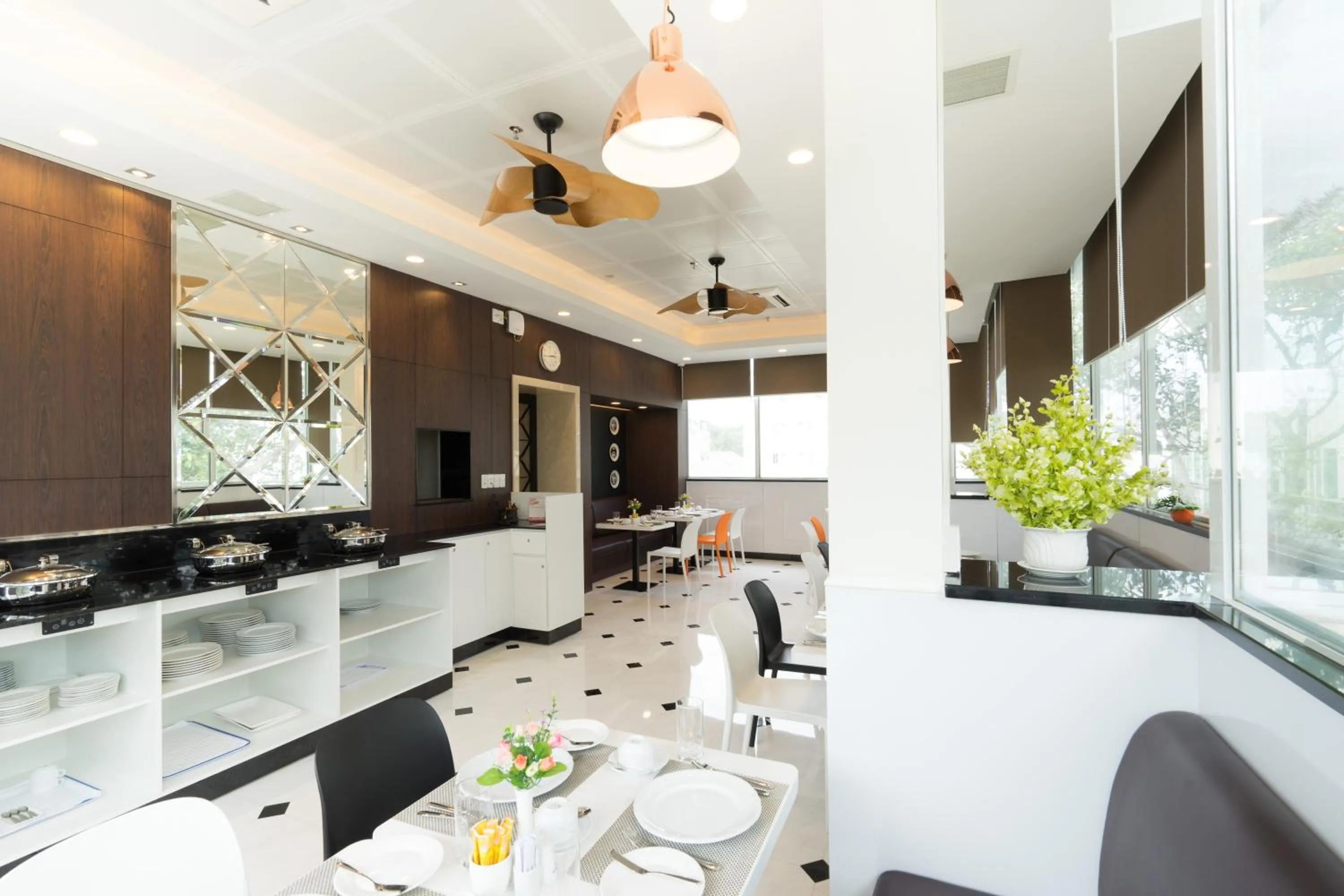 Restaurant/places to eat in Empress Hotel Ho Chi Minh City