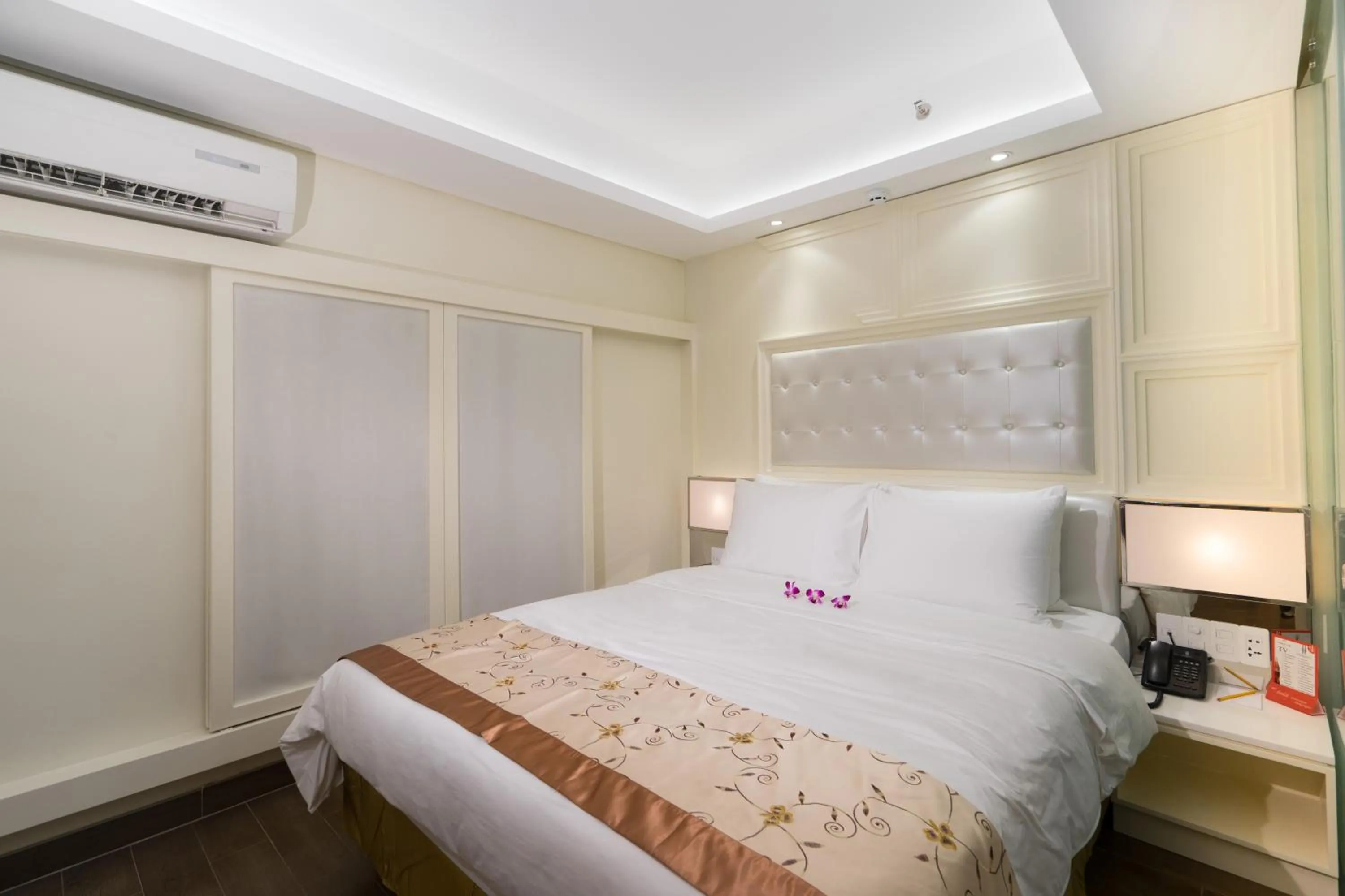 Bedroom, Bed in Empress Hotel Ho Chi Minh City