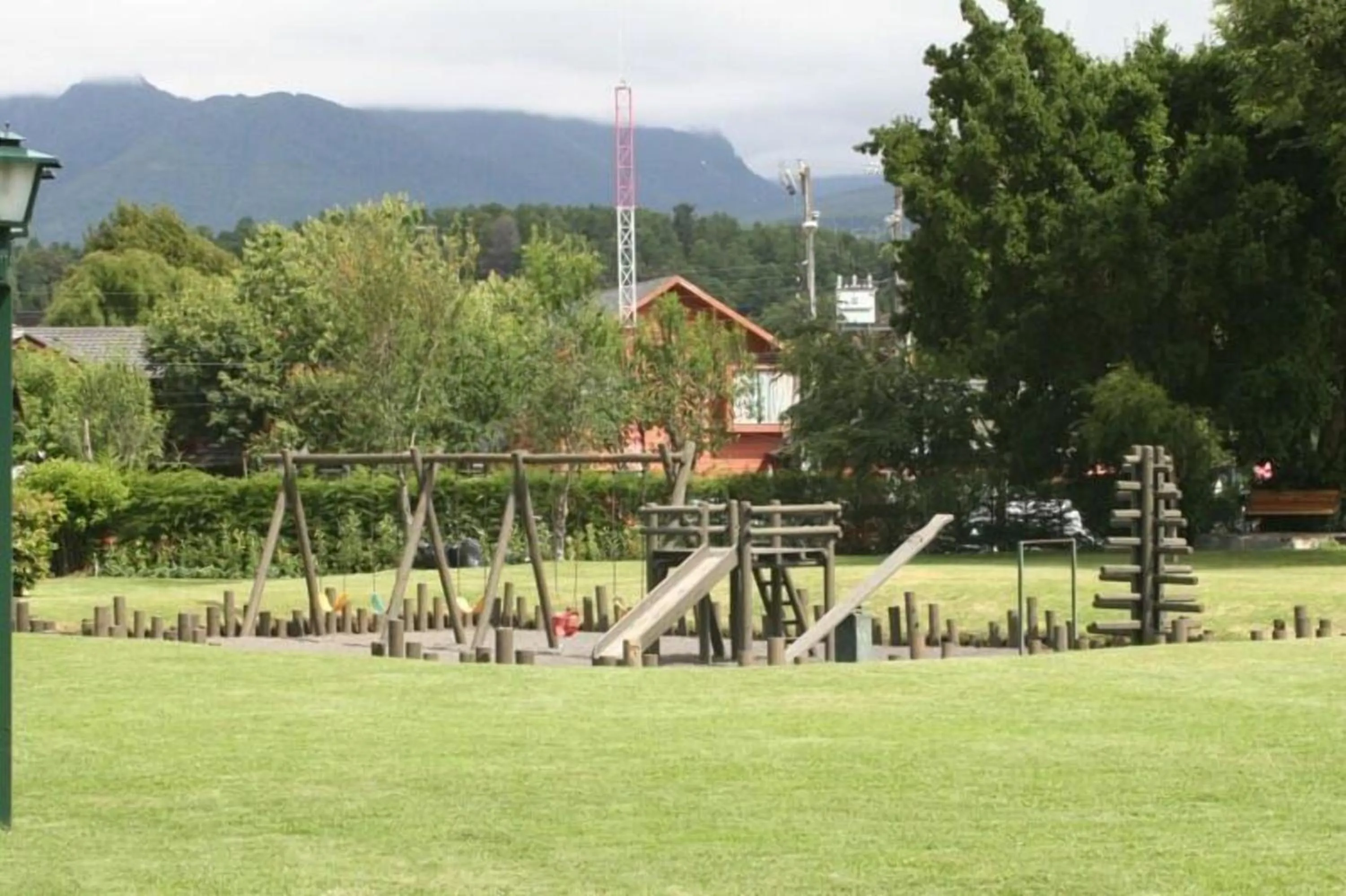Children play ground in Departamento en el Centro de Pucón, Hermosa vista al lago !!