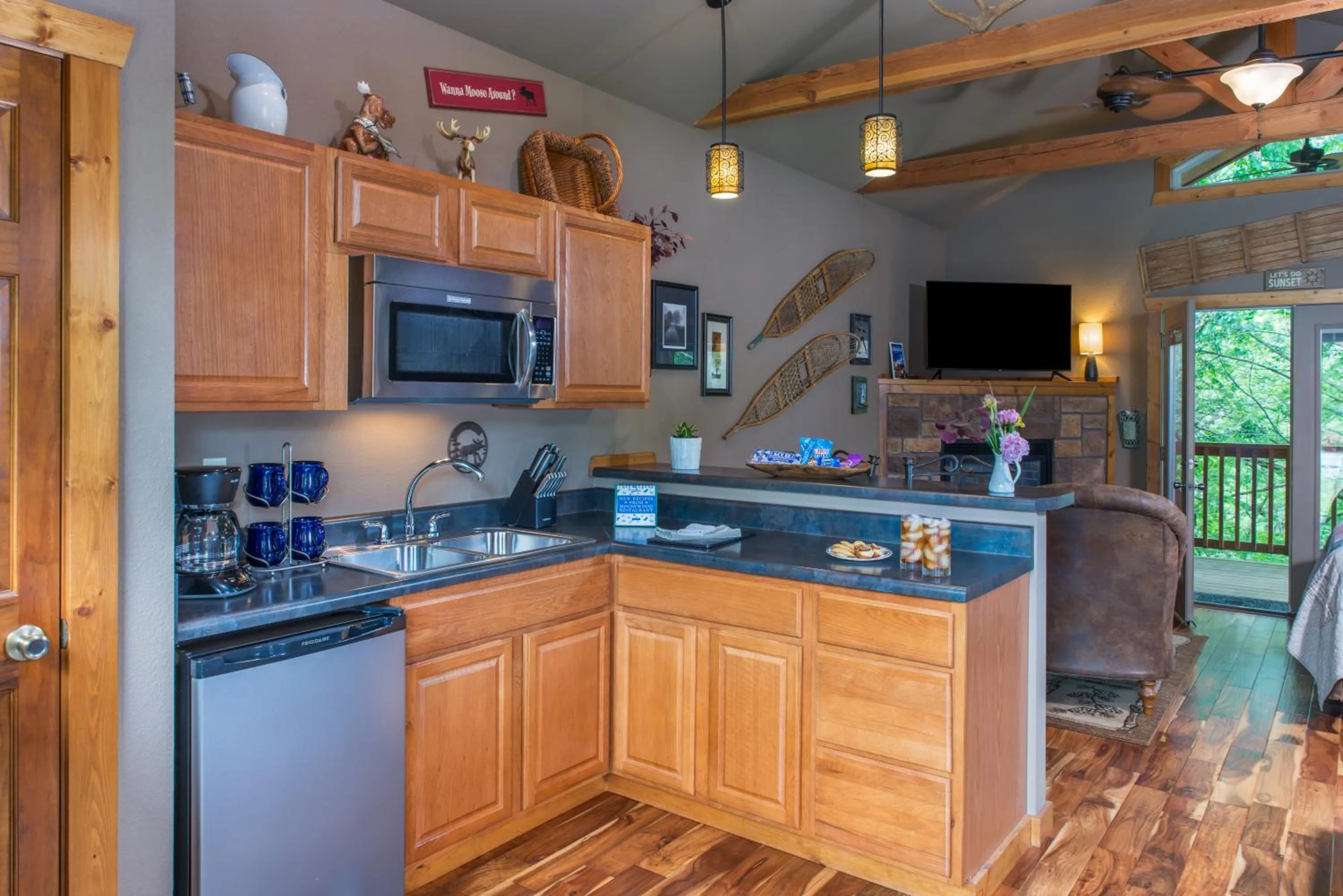Kitchen or kitchenette in Eureka Sunset Cabins