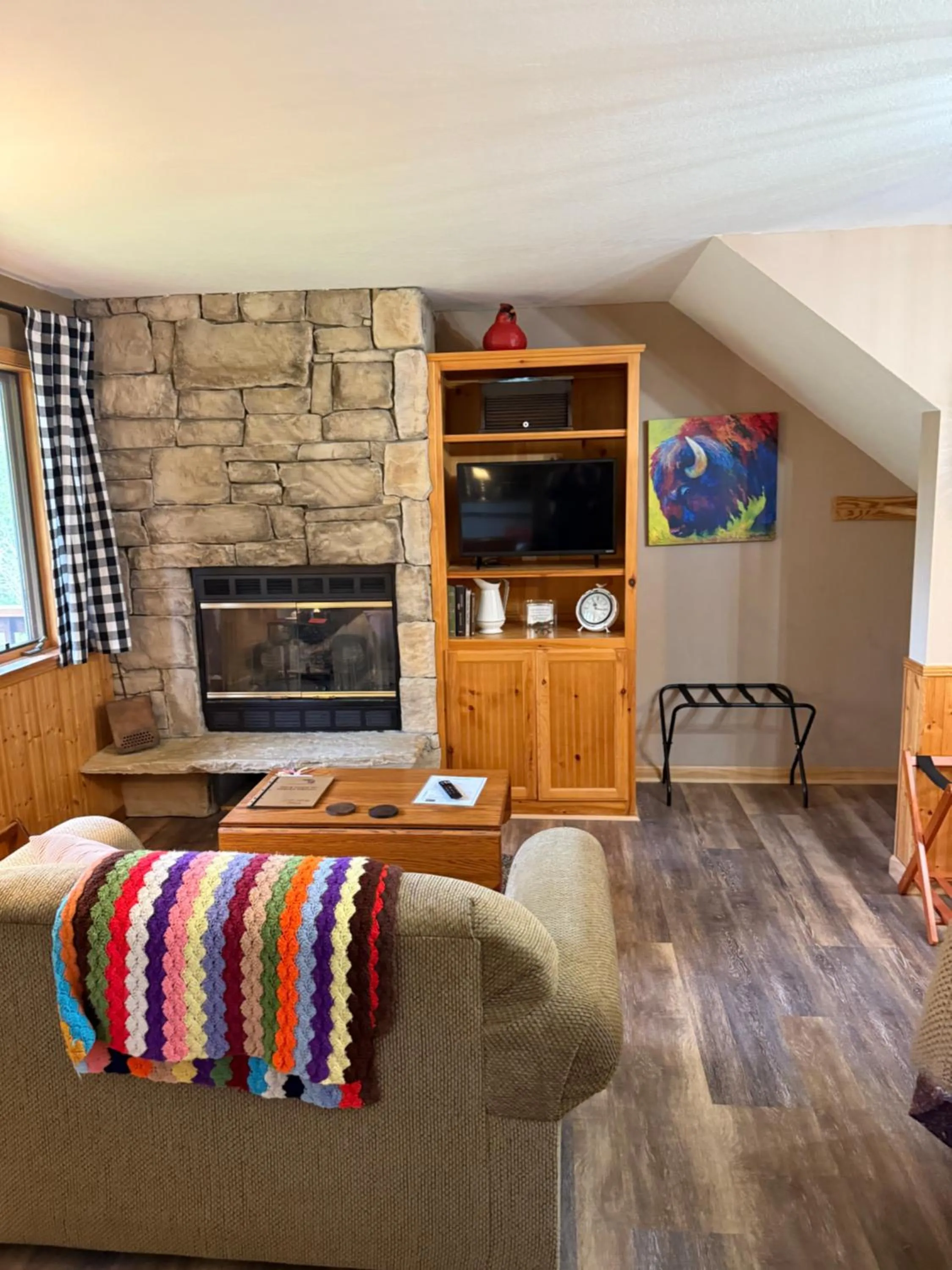 Living room in Eureka Sunset Cabins