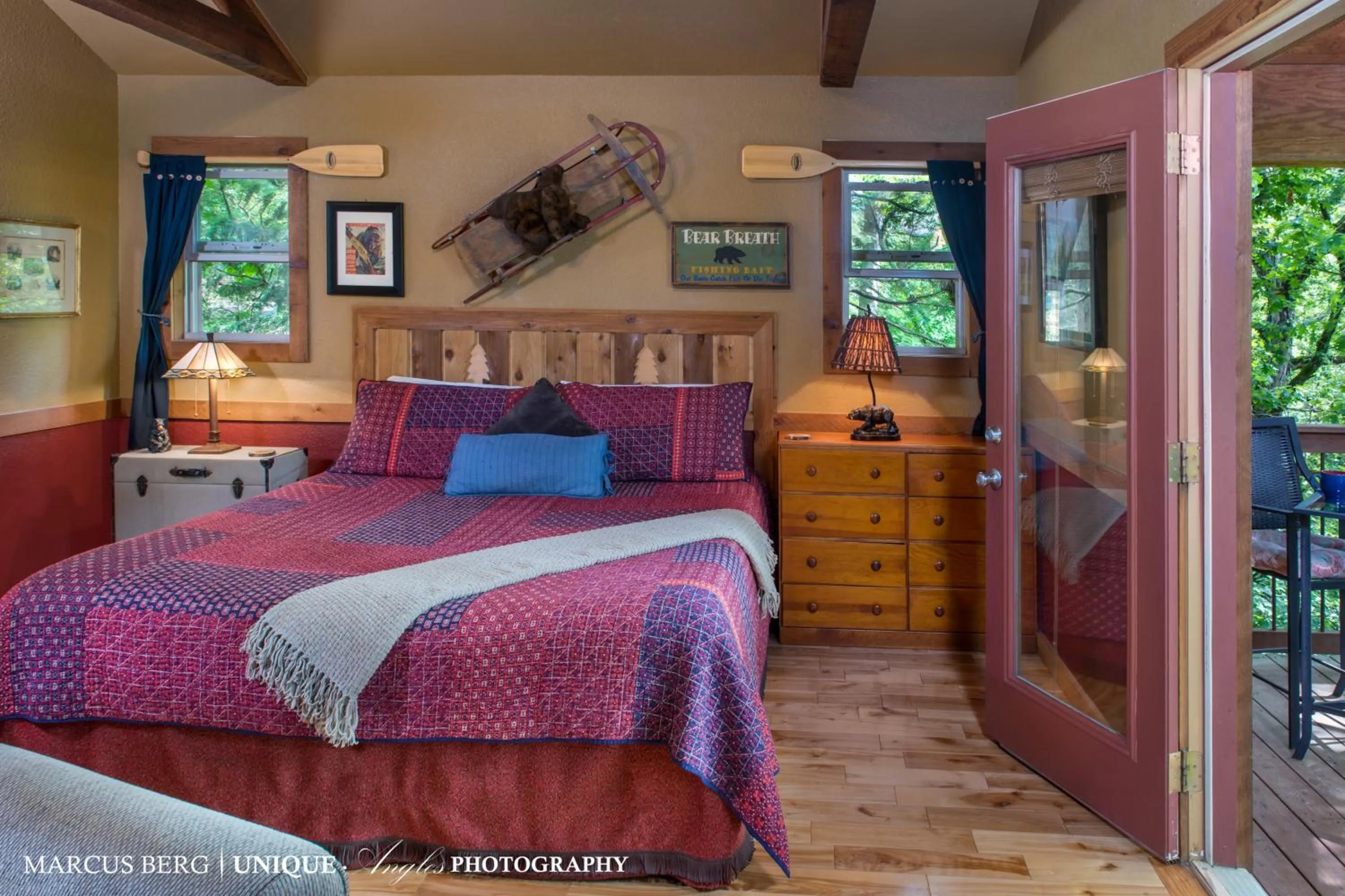 Bedroom, Bed in Eureka Sunset Cabins