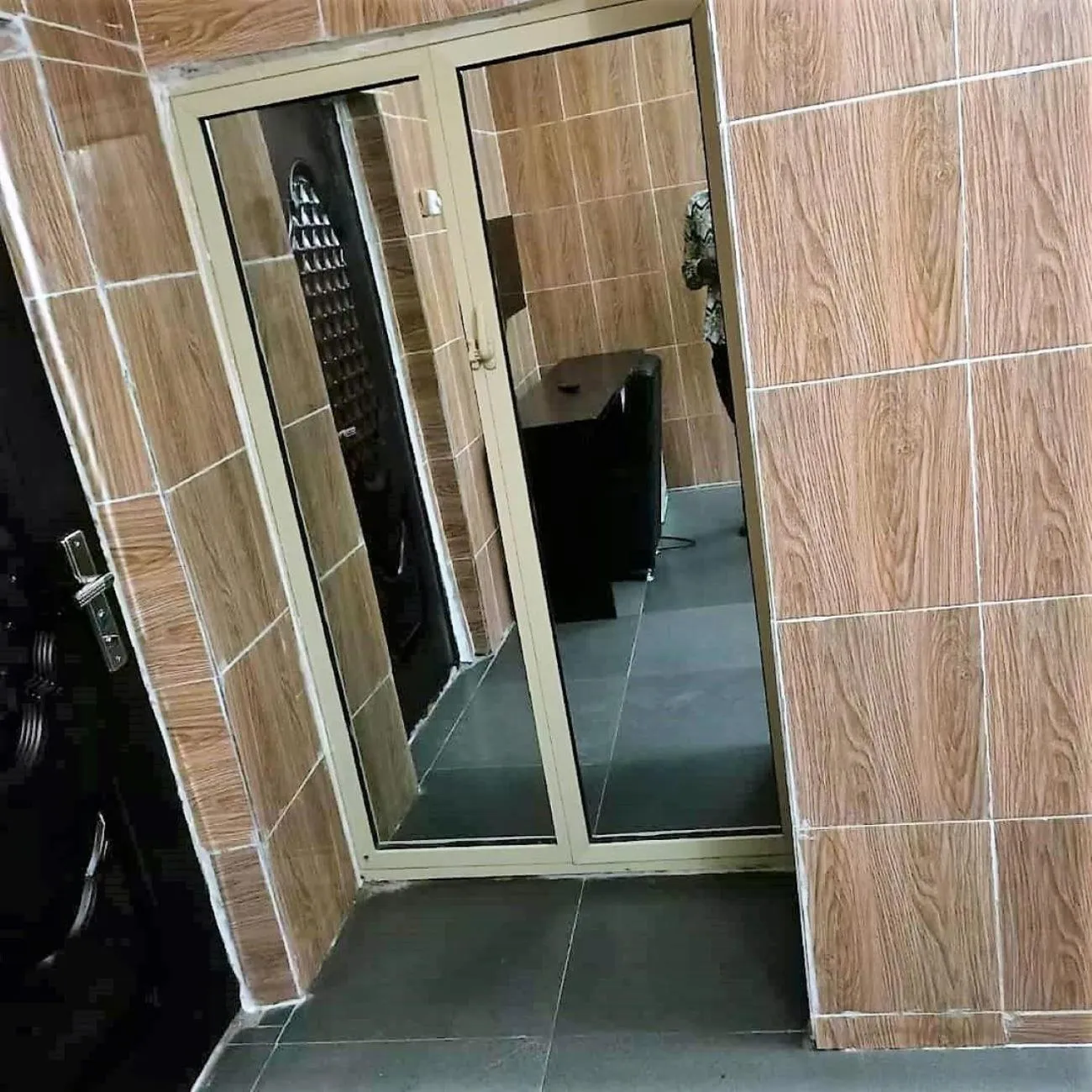 wardrobe in Elites Lodge