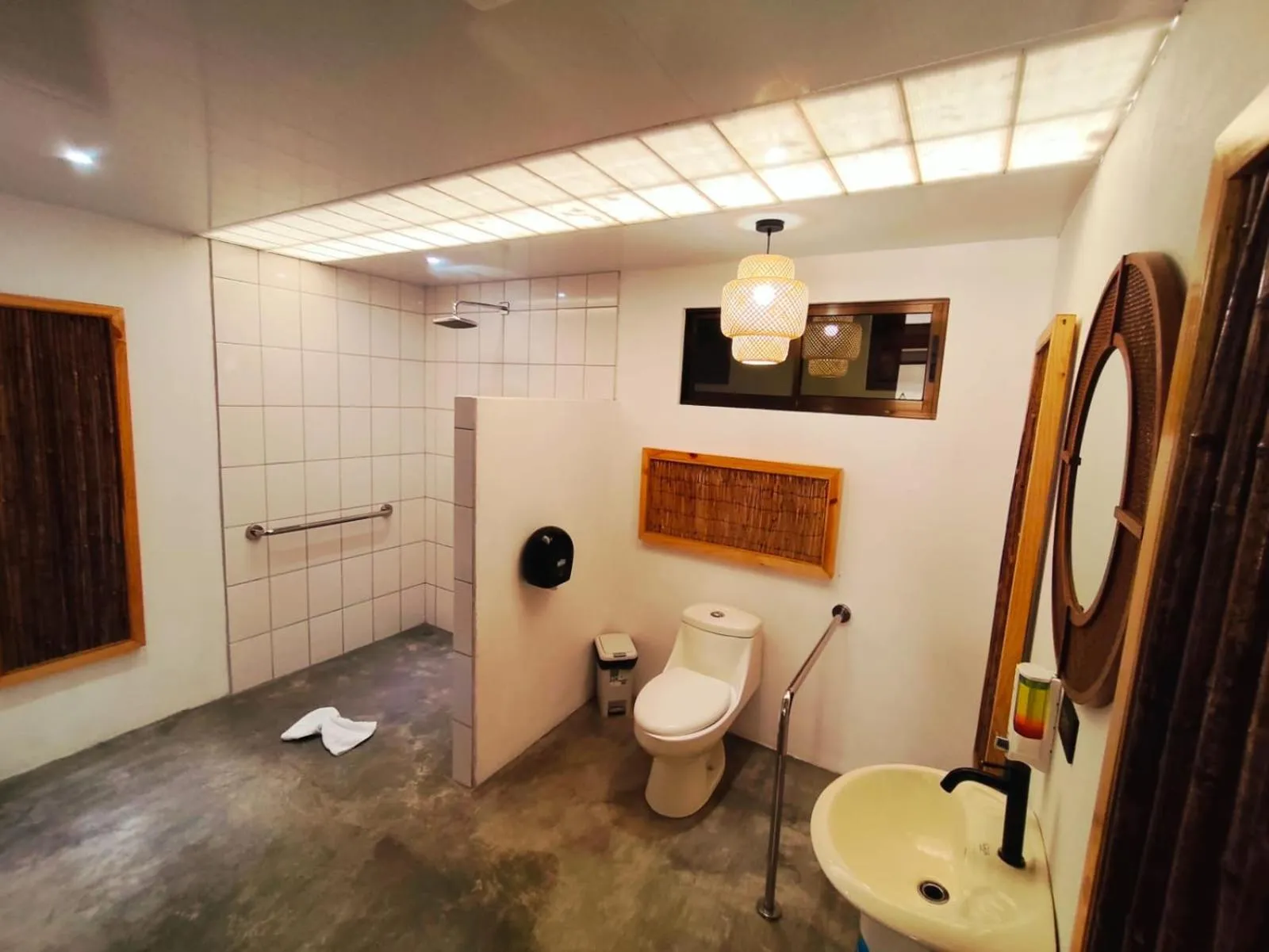 Bathroom in Ávita Lodge