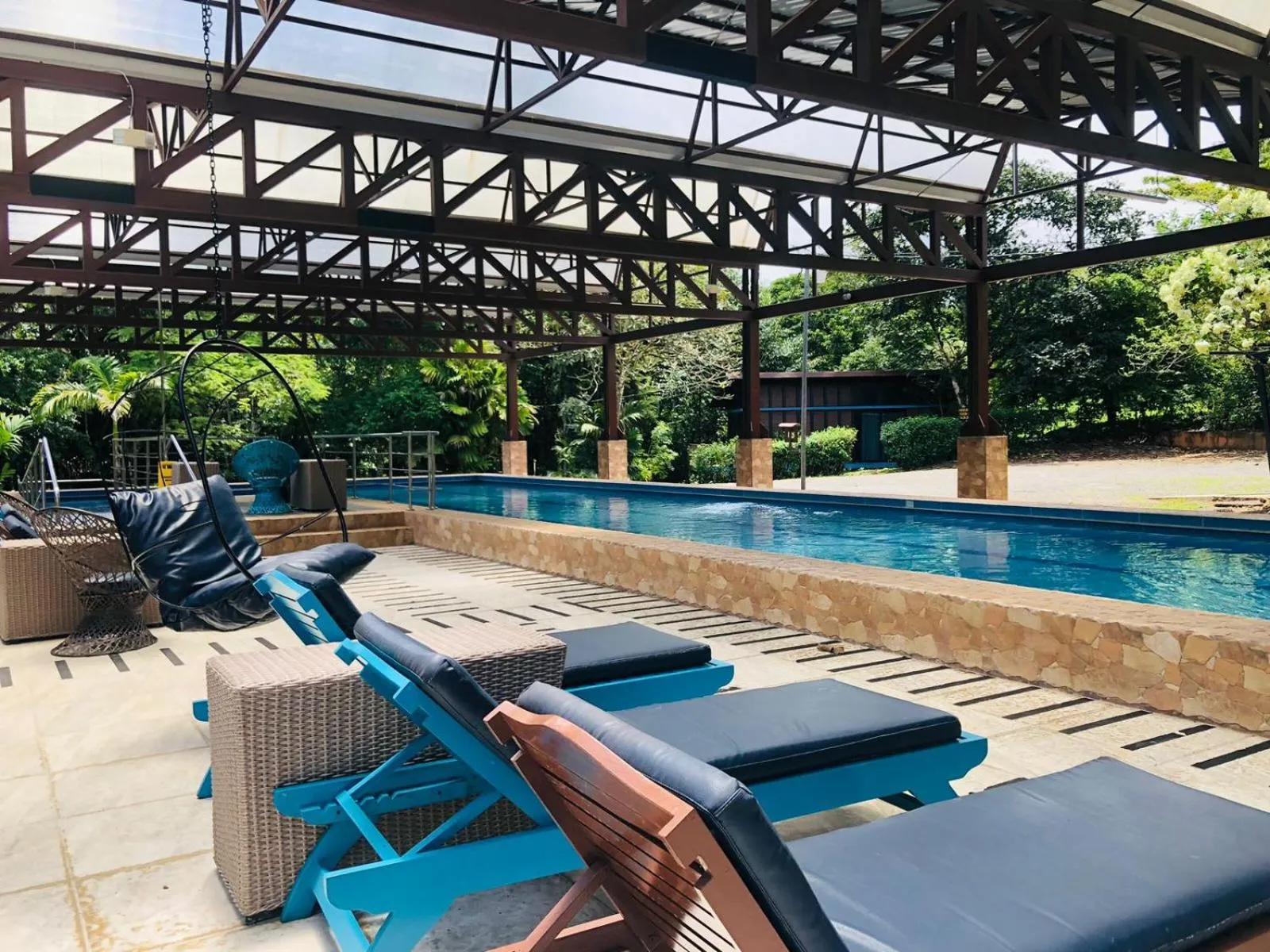 Swimming pool in Ávita Lodge