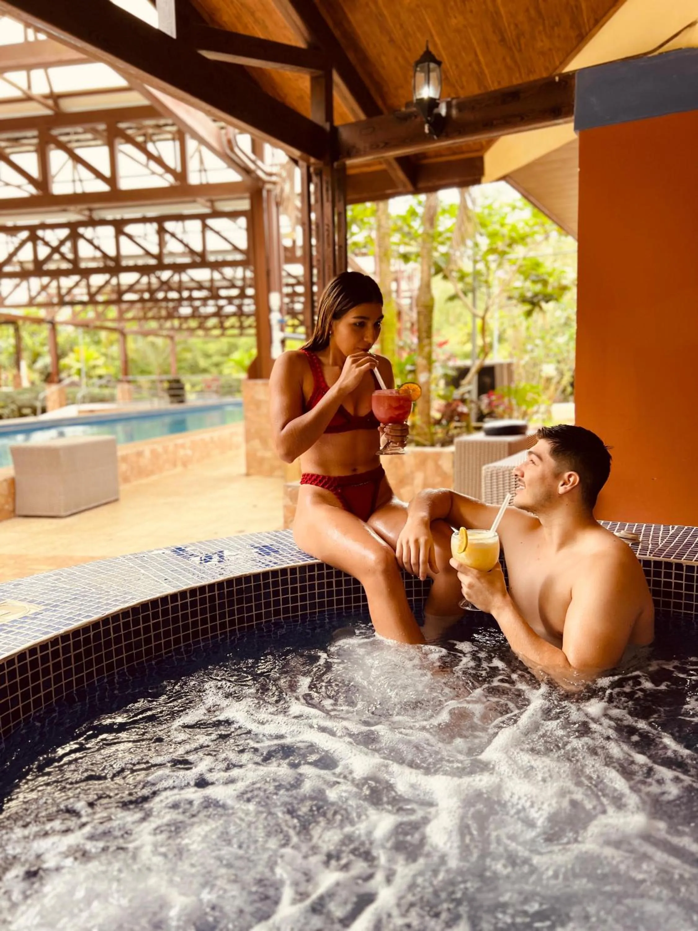 People in Ávita Lodge