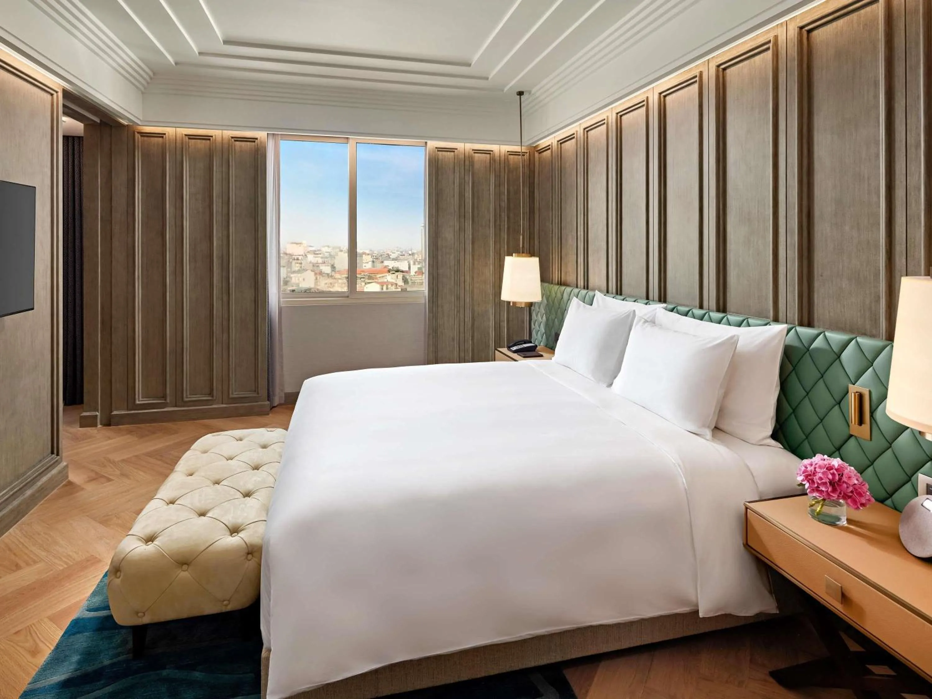 Bedroom, Bed in Mövenpick Hotel Hanoi Centre