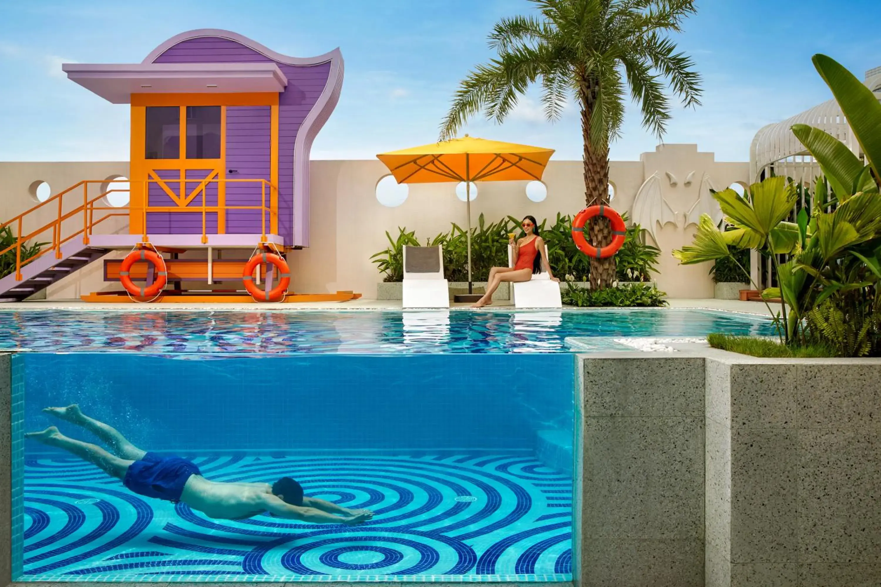 Swimming pool in Mövenpick Hotel Hanoi Centre Swimming pool in Mövenpick Hotel Hanoi Centre