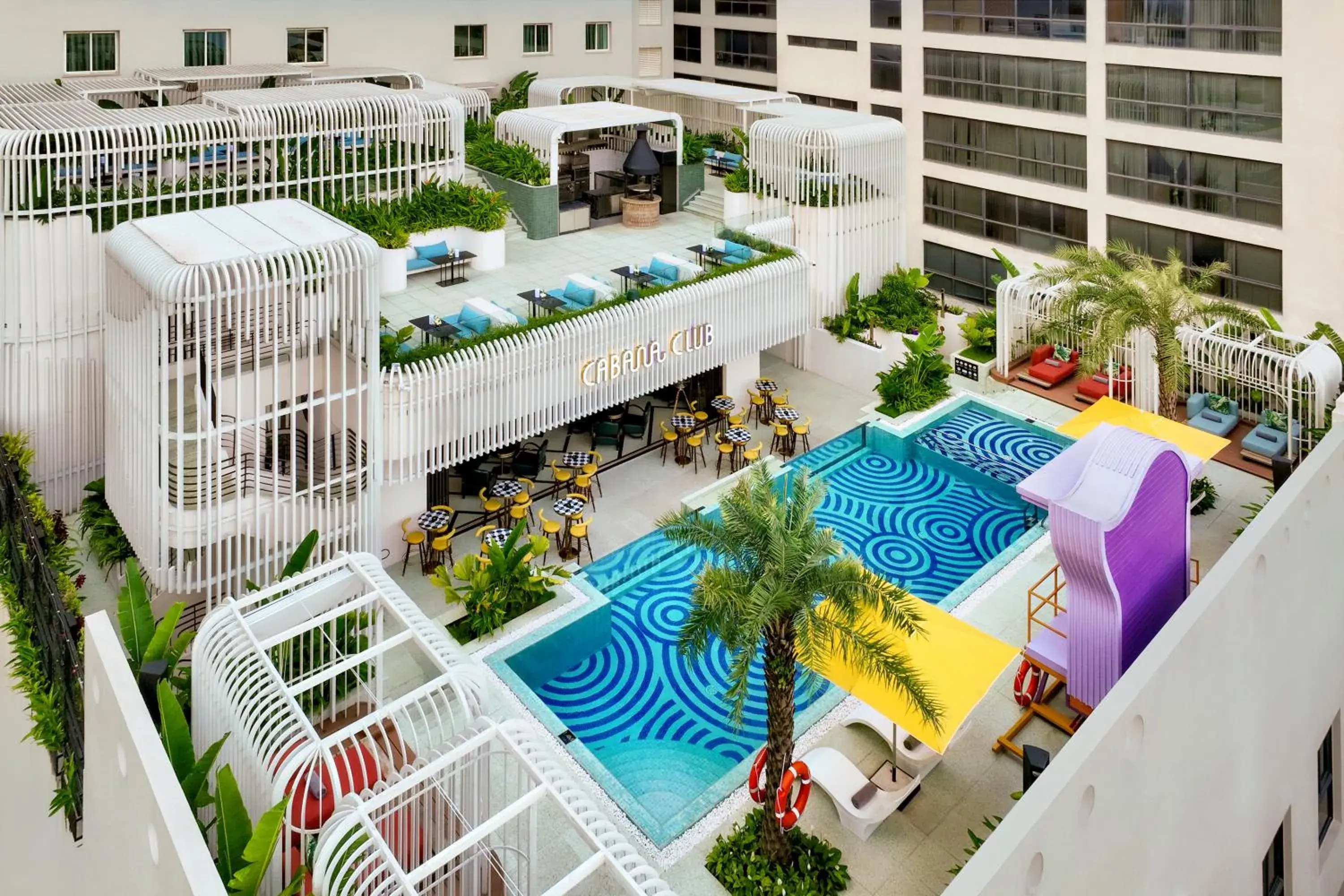 Swimming pool in Mövenpick Hotel Hanoi Centre Swimming pool in Mövenpick Hotel Hanoi Centre