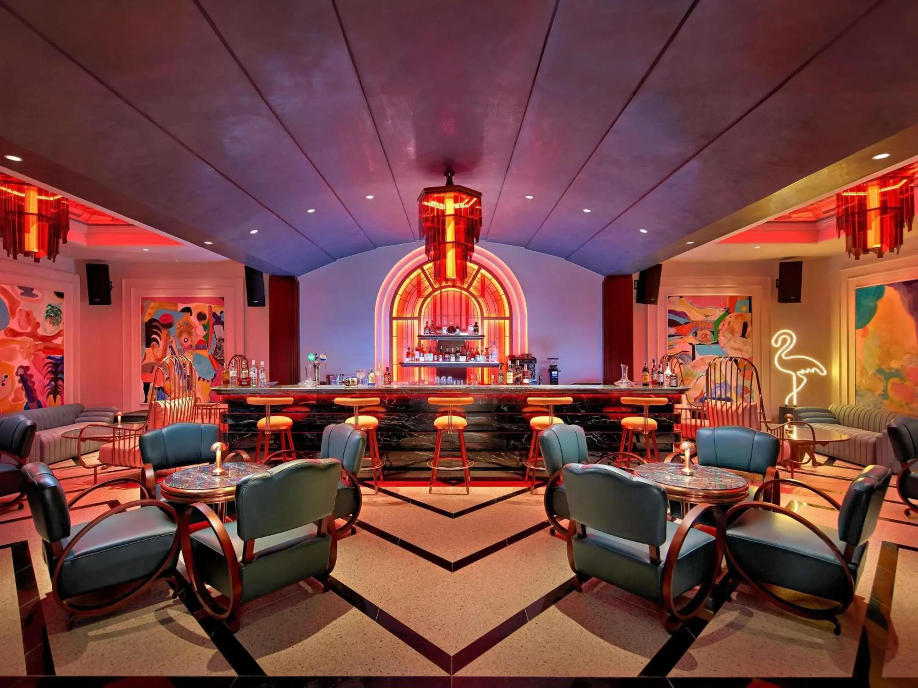 Lounge or bar in Mövenpick Hotel Hanoi Centre Lounge or bar in Mövenpick Hotel Hanoi Centre