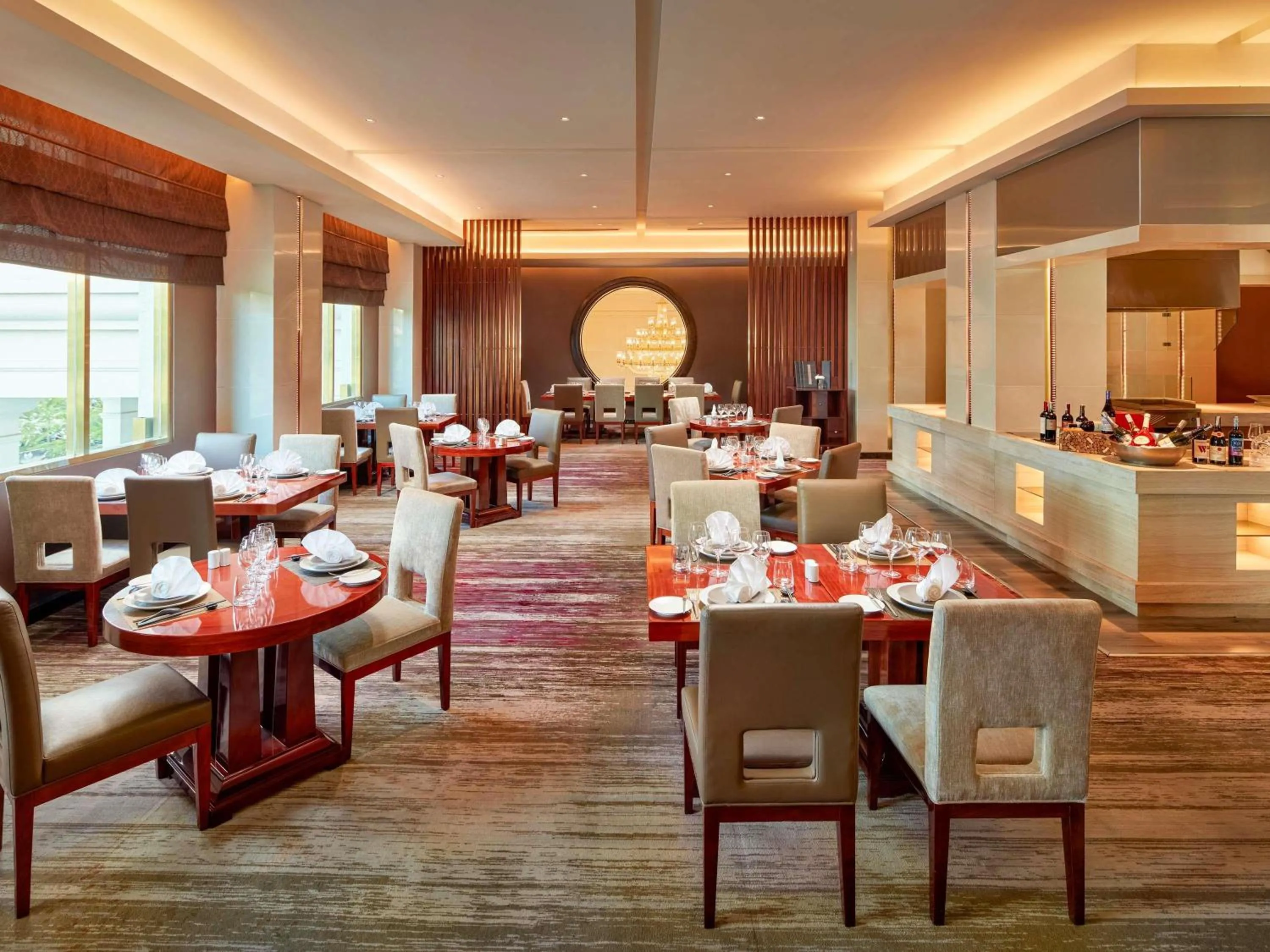 Restaurant/places to eat in Mövenpick Hotel Hanoi Centre