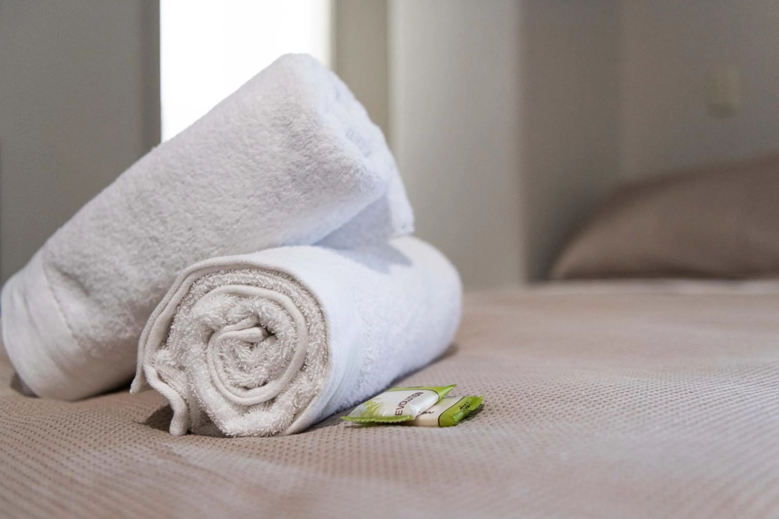 Bed in New Crown Hotel Motel