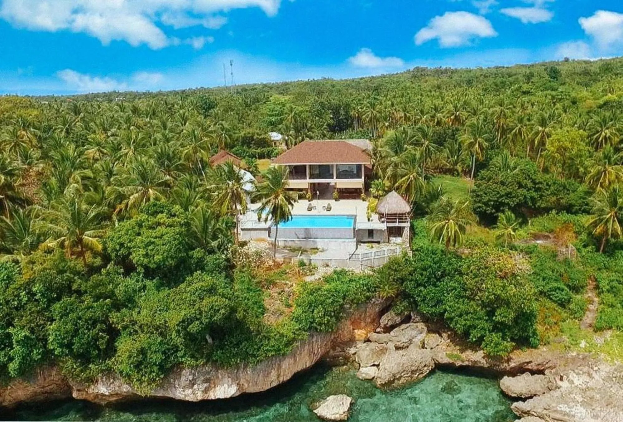 Property building in RedDoorz at Homa Resort Hotel