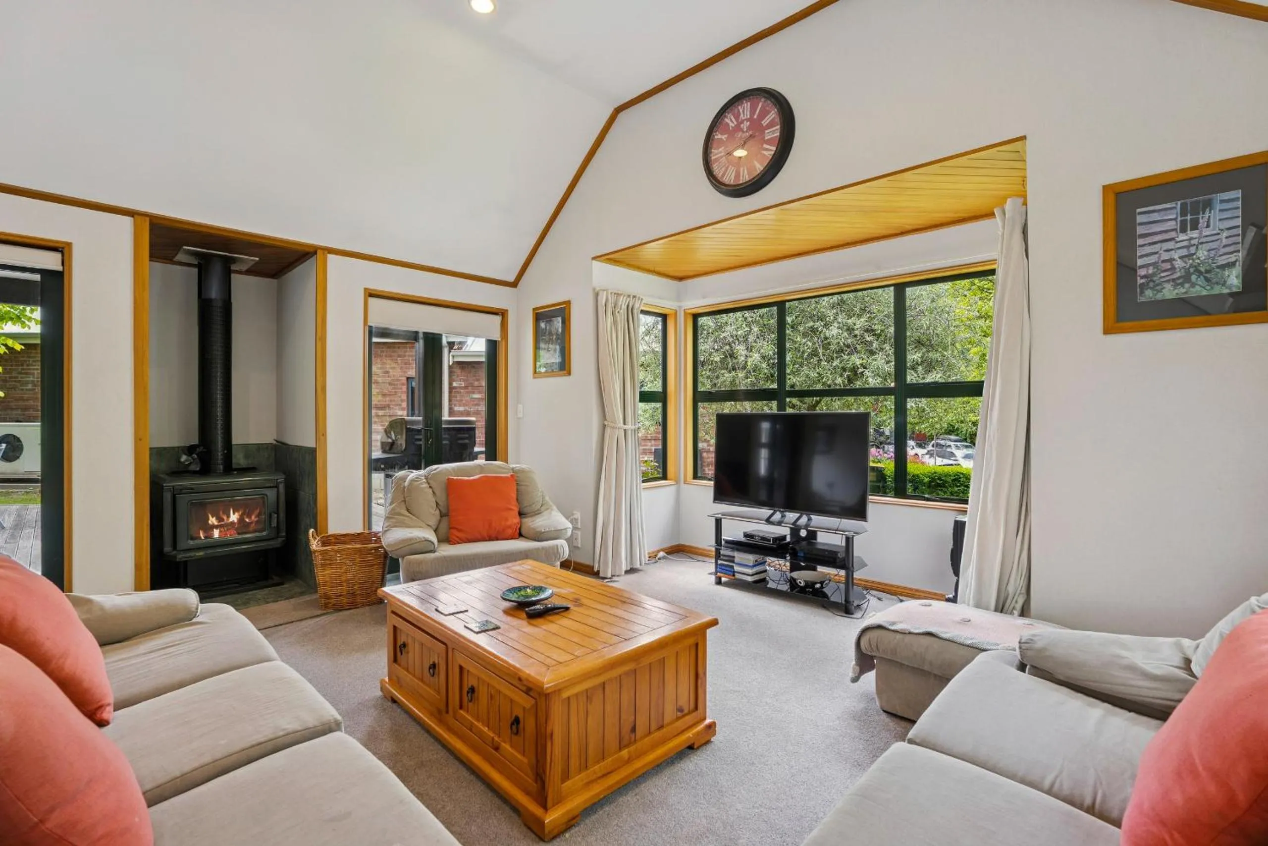 Property building in Tranquil Tipperary - Arrowtown Holiday Home