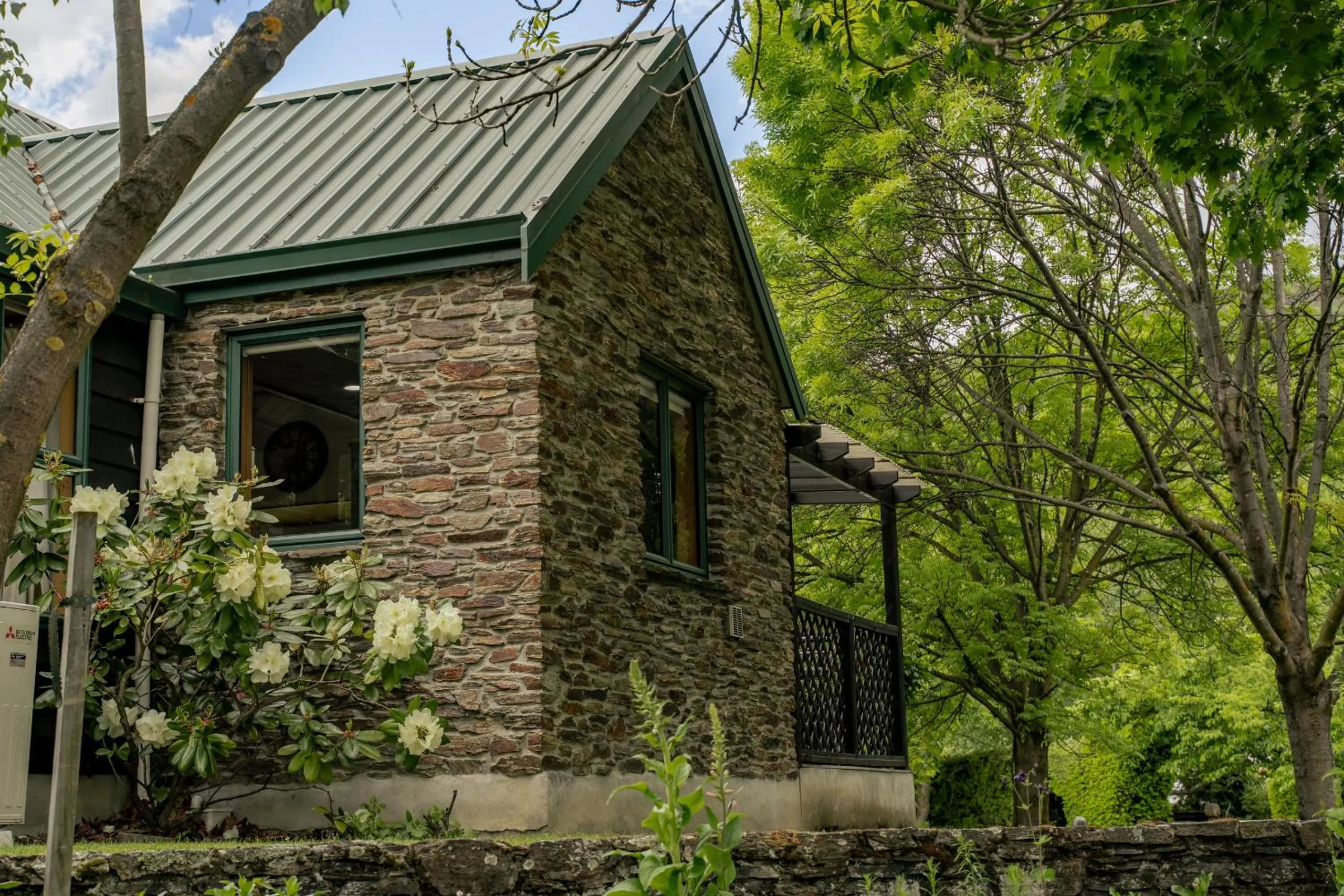Tranquil Tipperary - Arrowtown Holiday Home