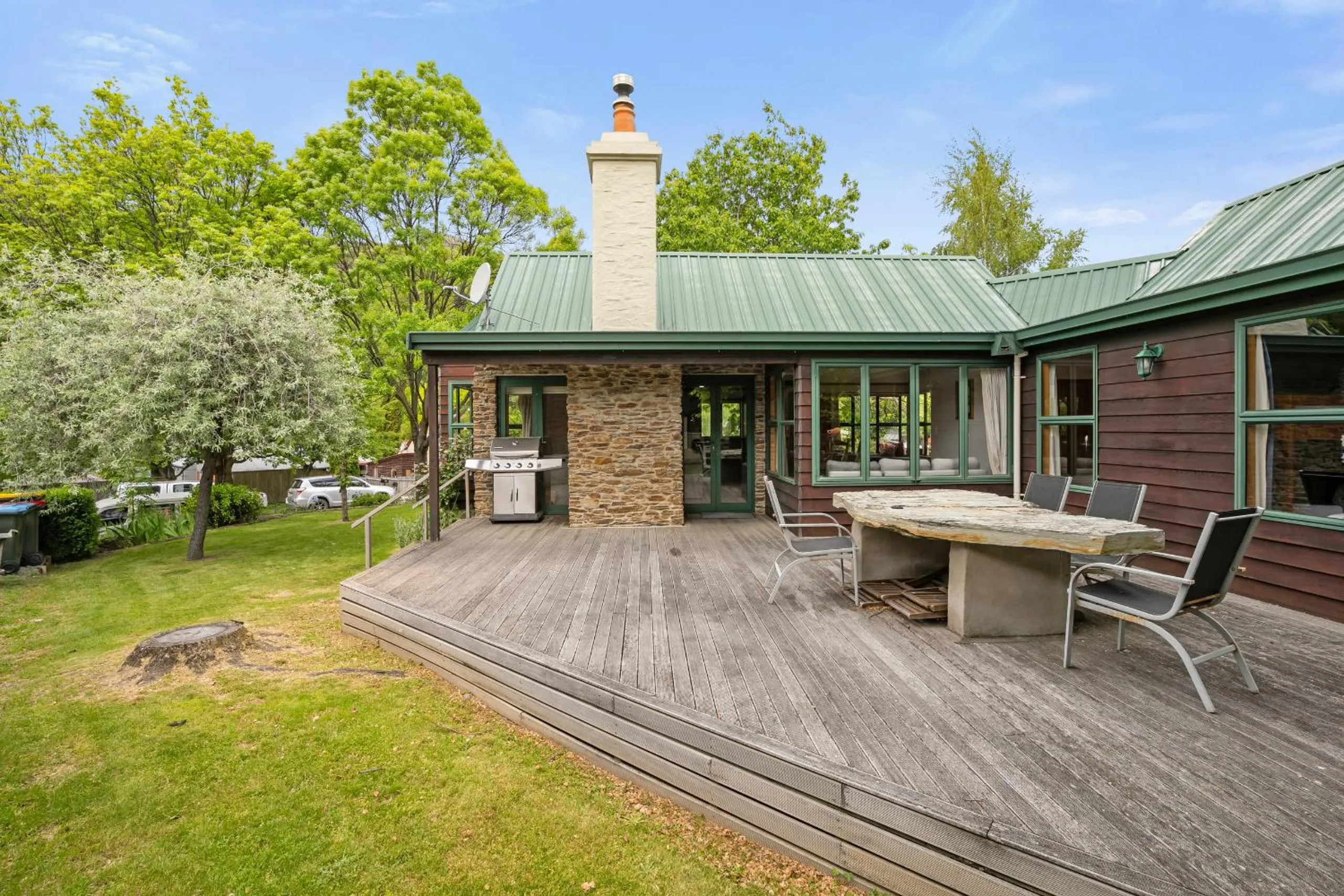 Property building in Tranquil Tipperary - Arrowtown Holiday Home