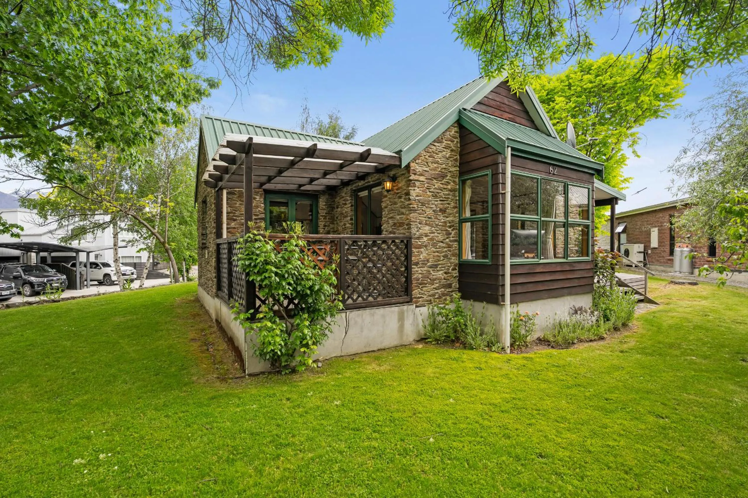 Property building in Tranquil Tipperary - Arrowtown Holiday Home