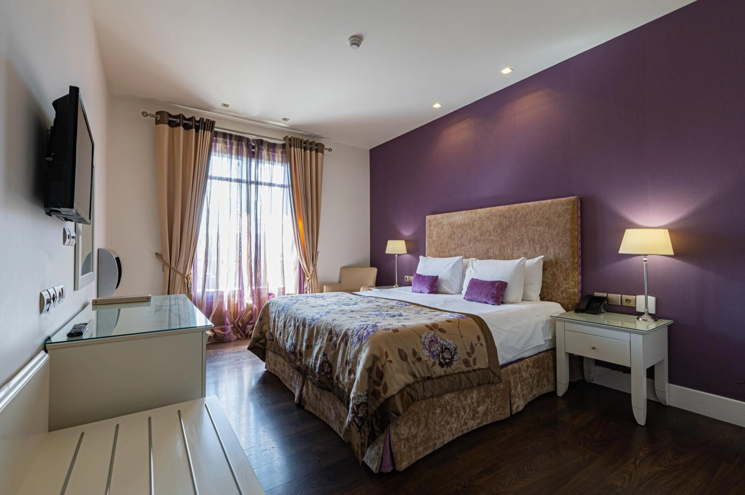 Photo of the whole room, Bed in Nymfasia Resort