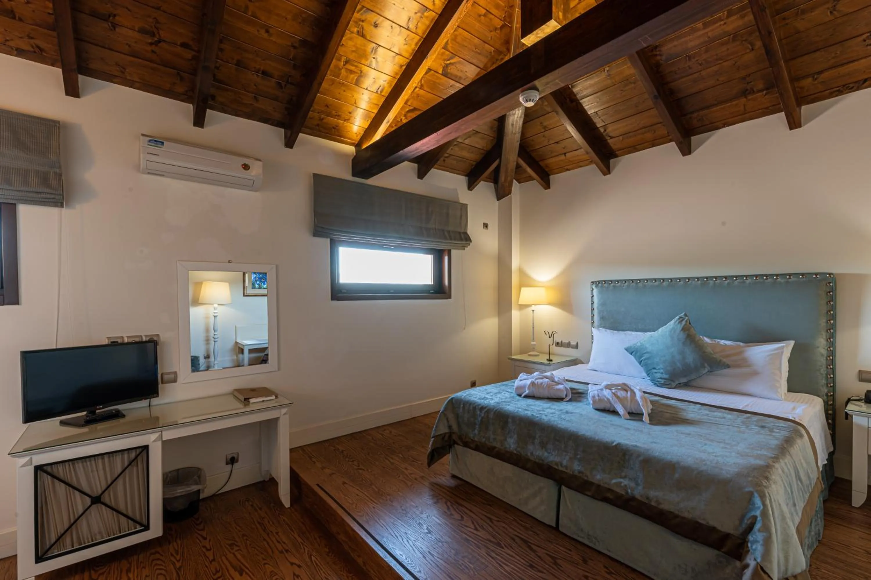 Photo of the whole room, Bed in Nymfasia Resort