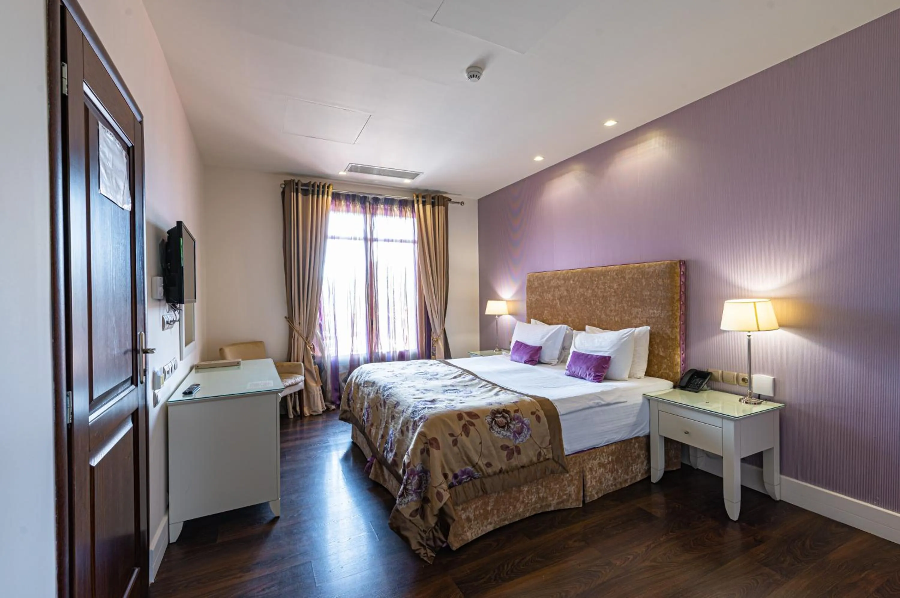 Photo of the whole room, Bed in Nymfasia Resort