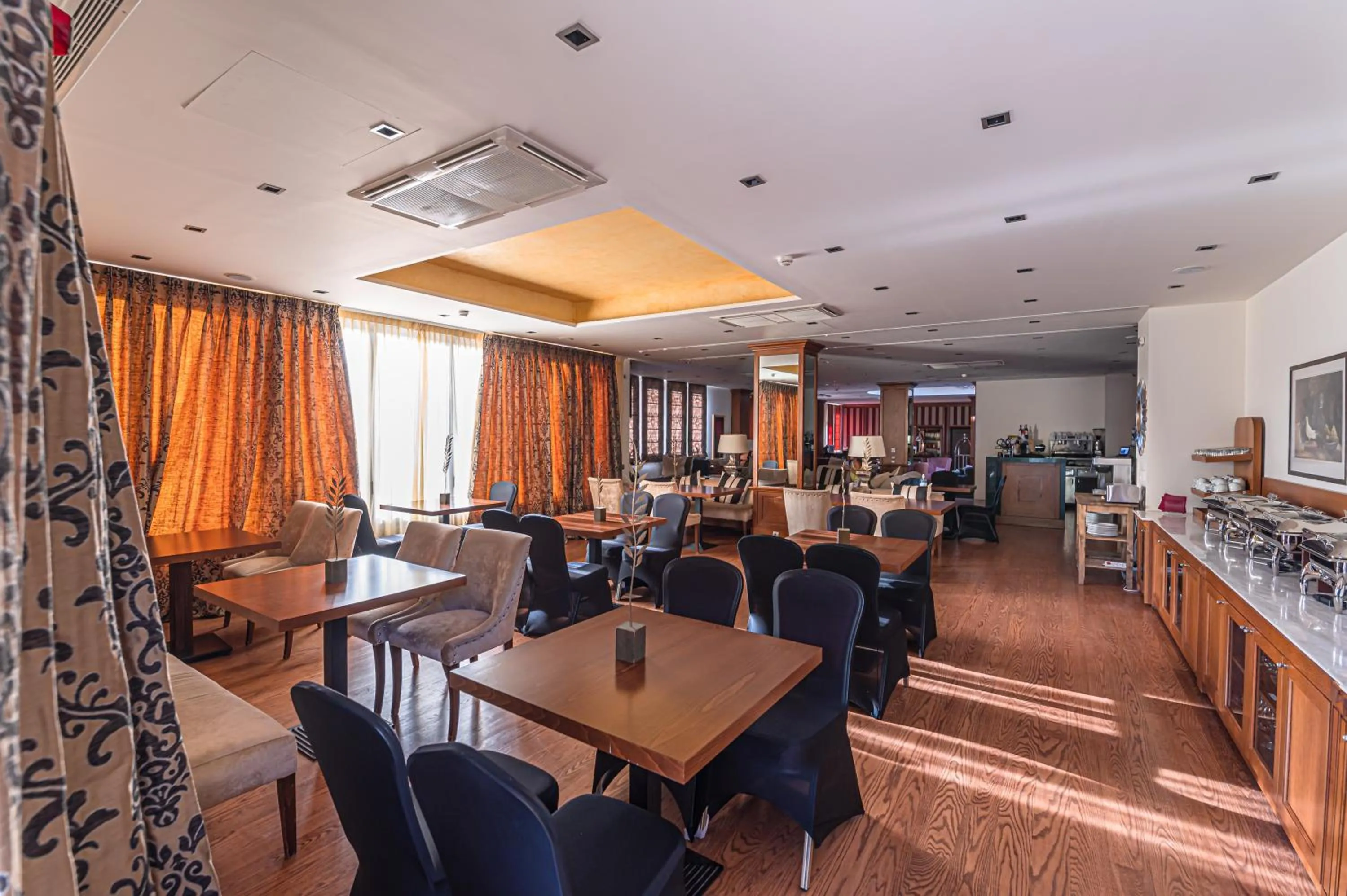 Restaurant/places to eat in Nymfasia Resort