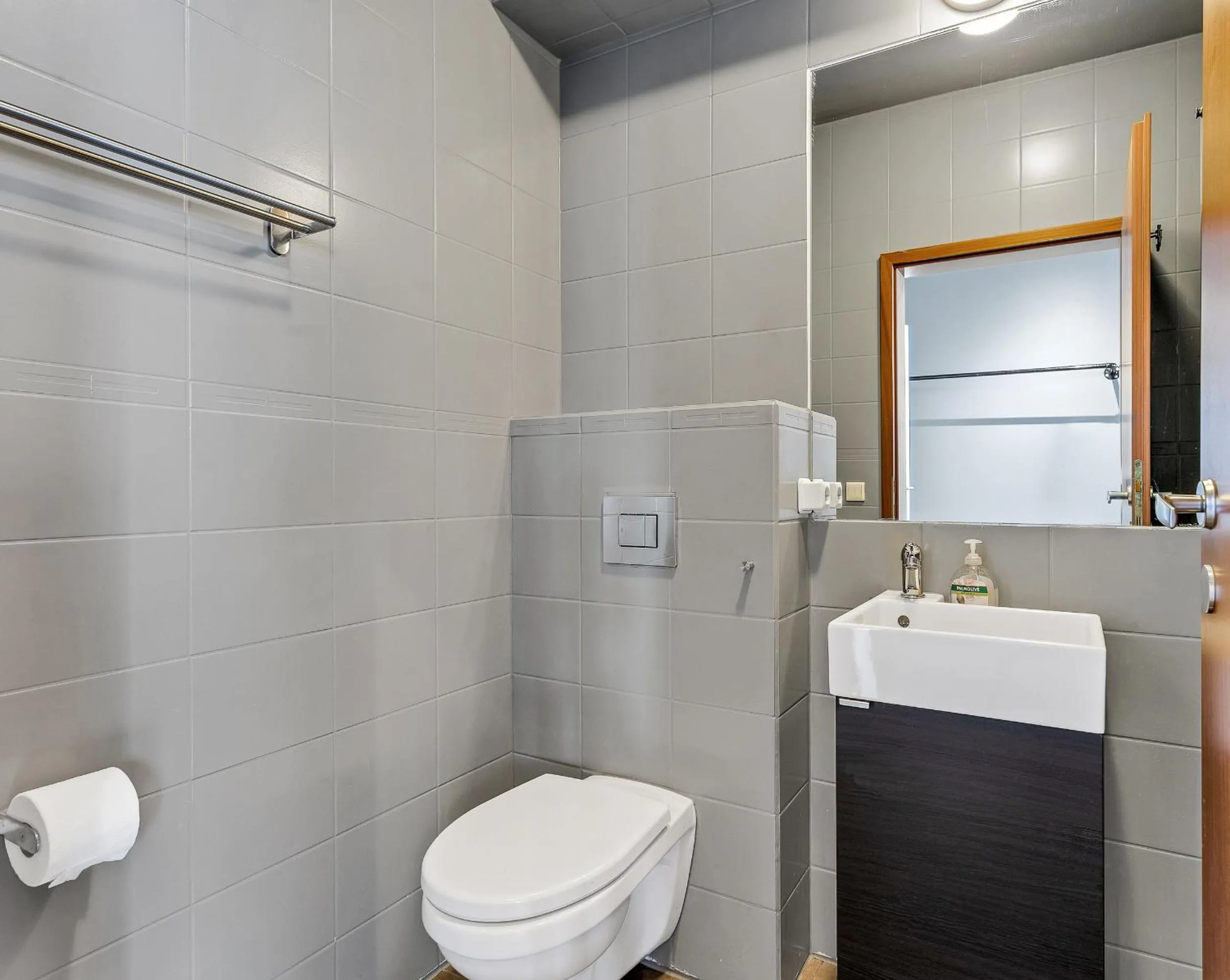 Toilet in Iceland Comfort Apartments by Heimaleiga