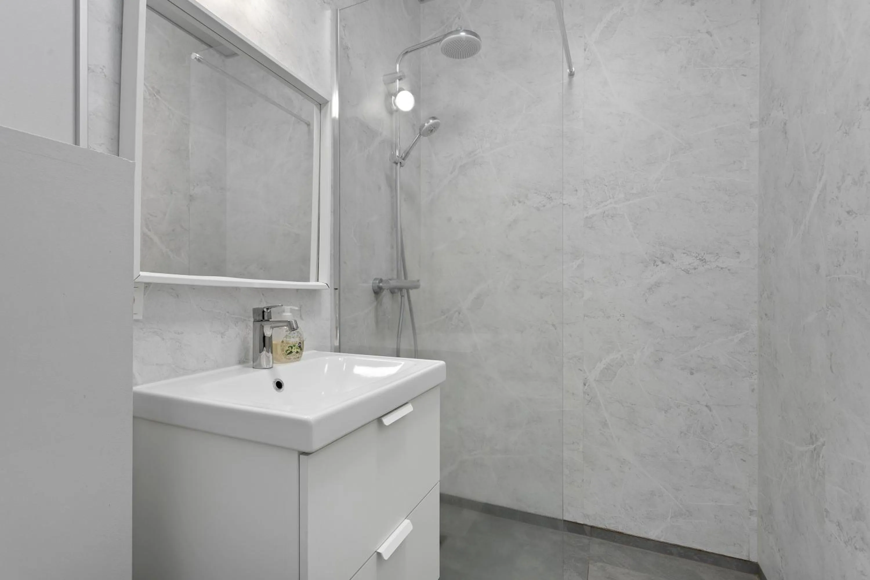 Shower in Iceland Comfort Apartments by Heimaleiga