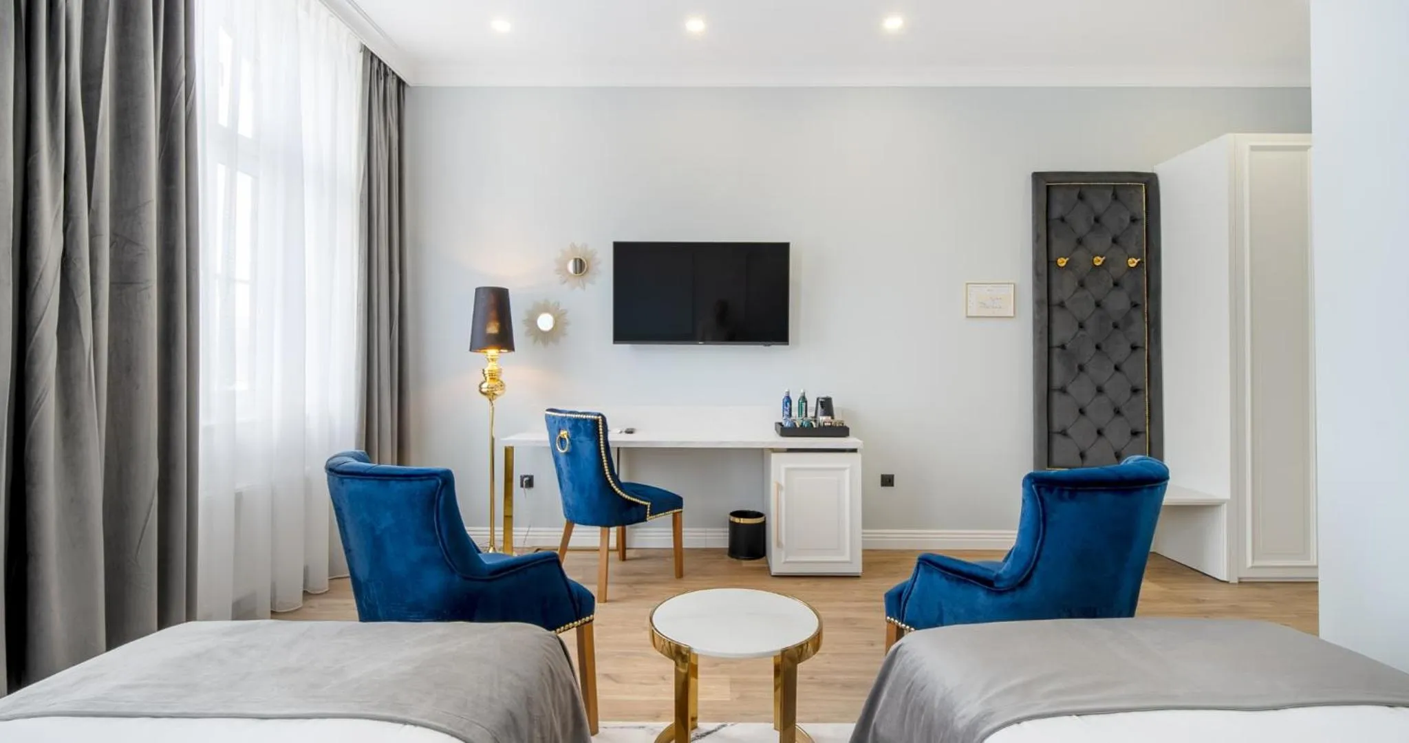 View (from property/room), Bed in Hotel Pavco