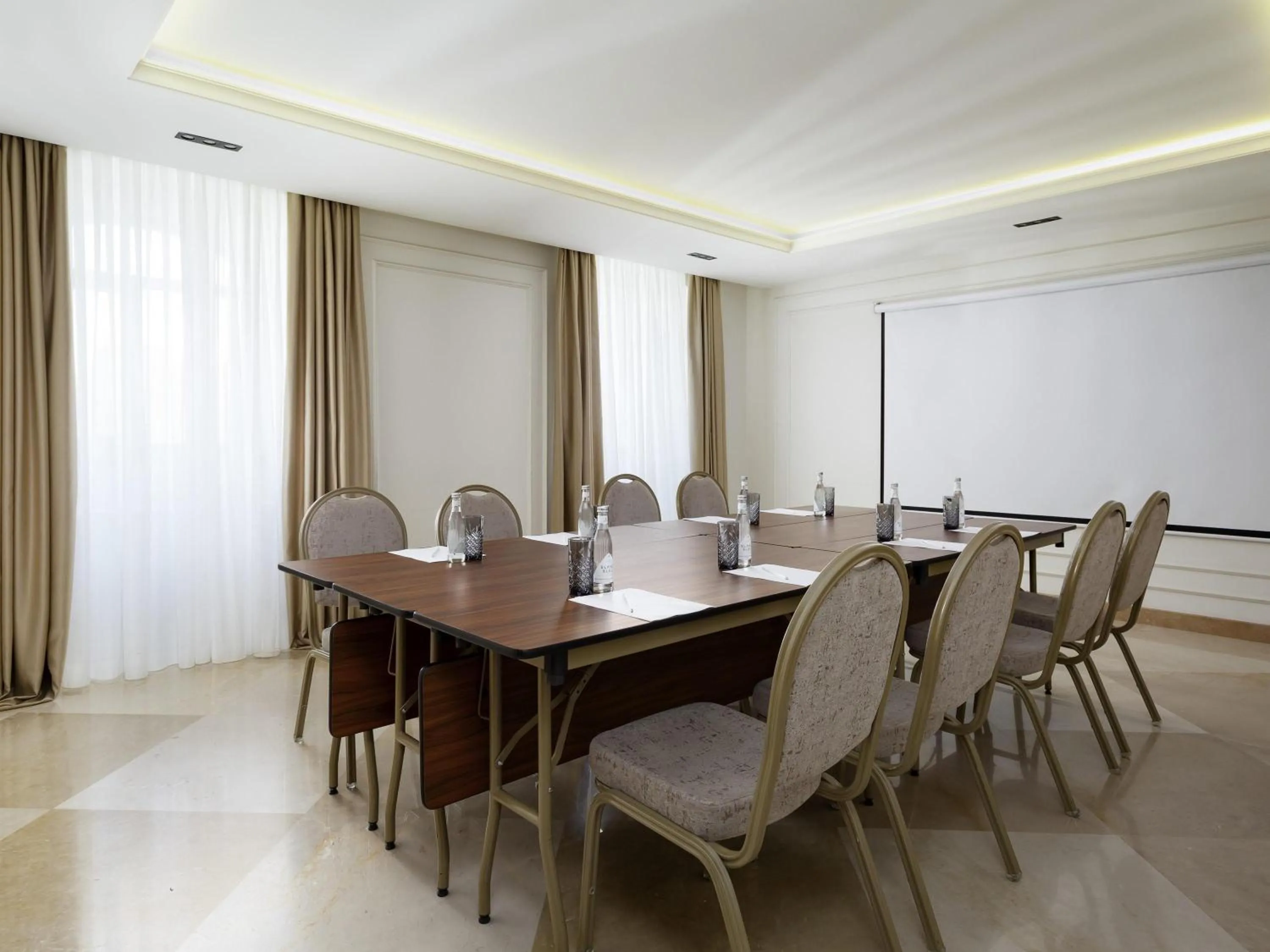 Meeting/conference room in Mercure Tashkent South
