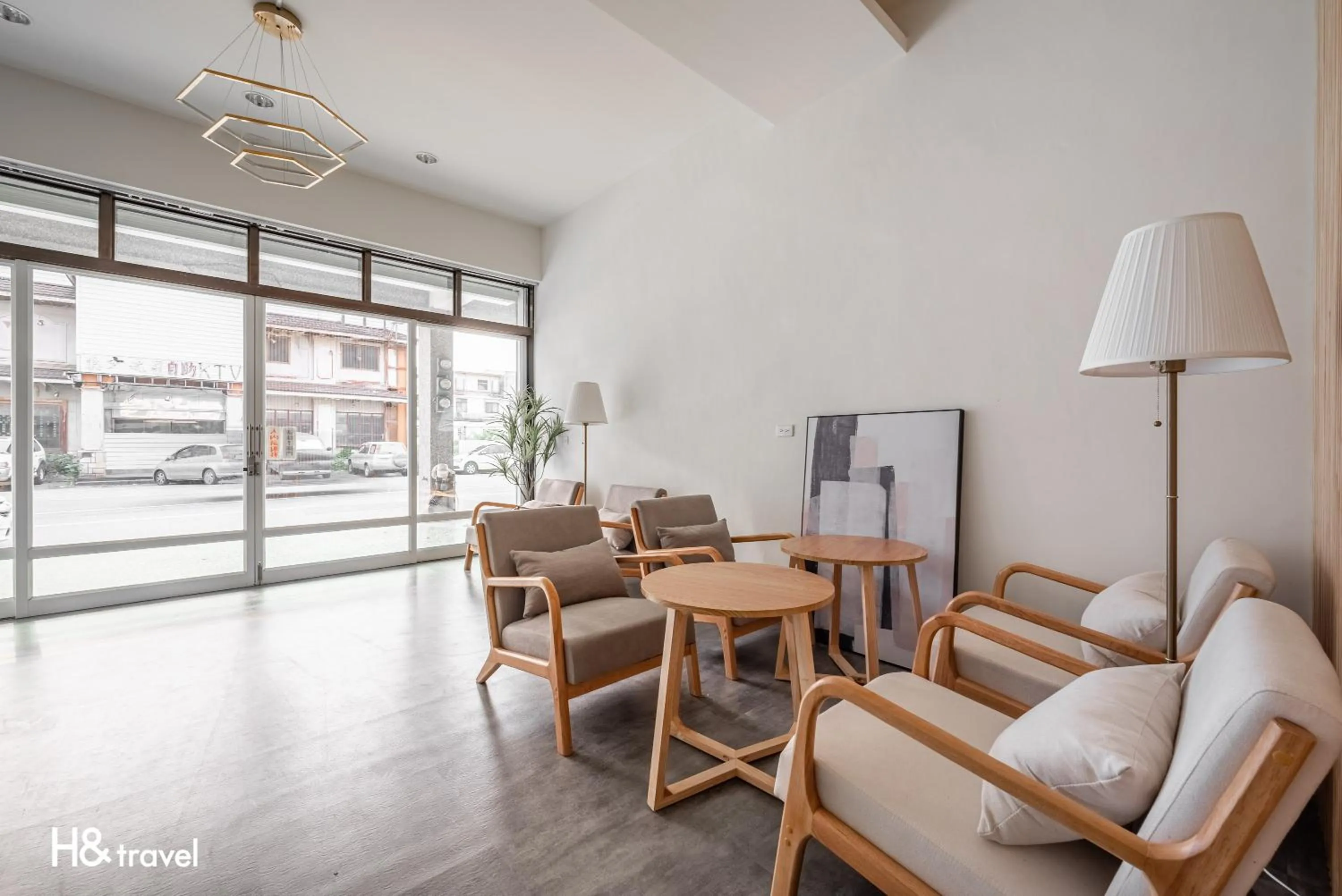 Communal lounge/ TV room in Taitung Feng lin Smart Stay